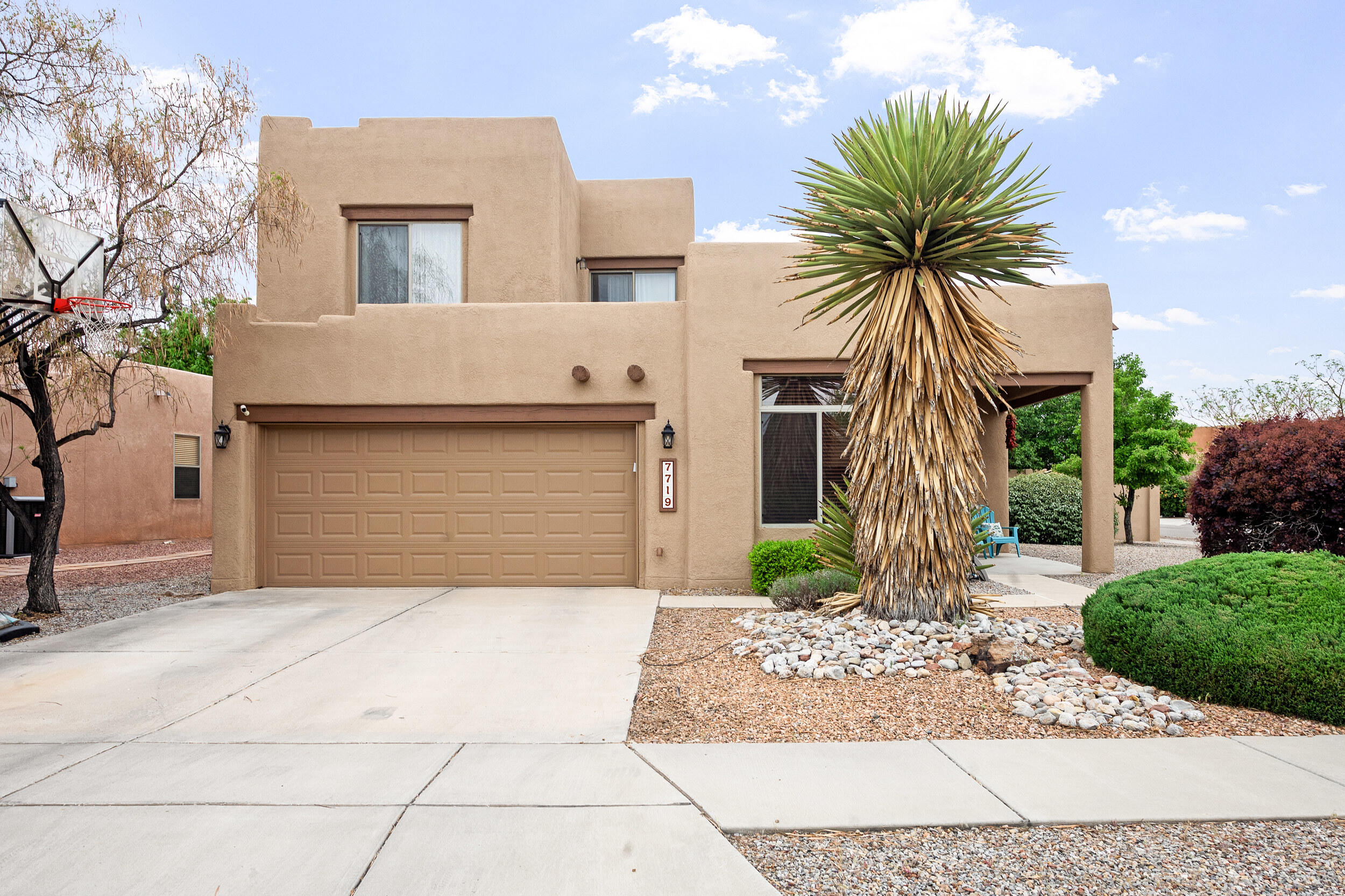 7719 Calle Paraiso NE