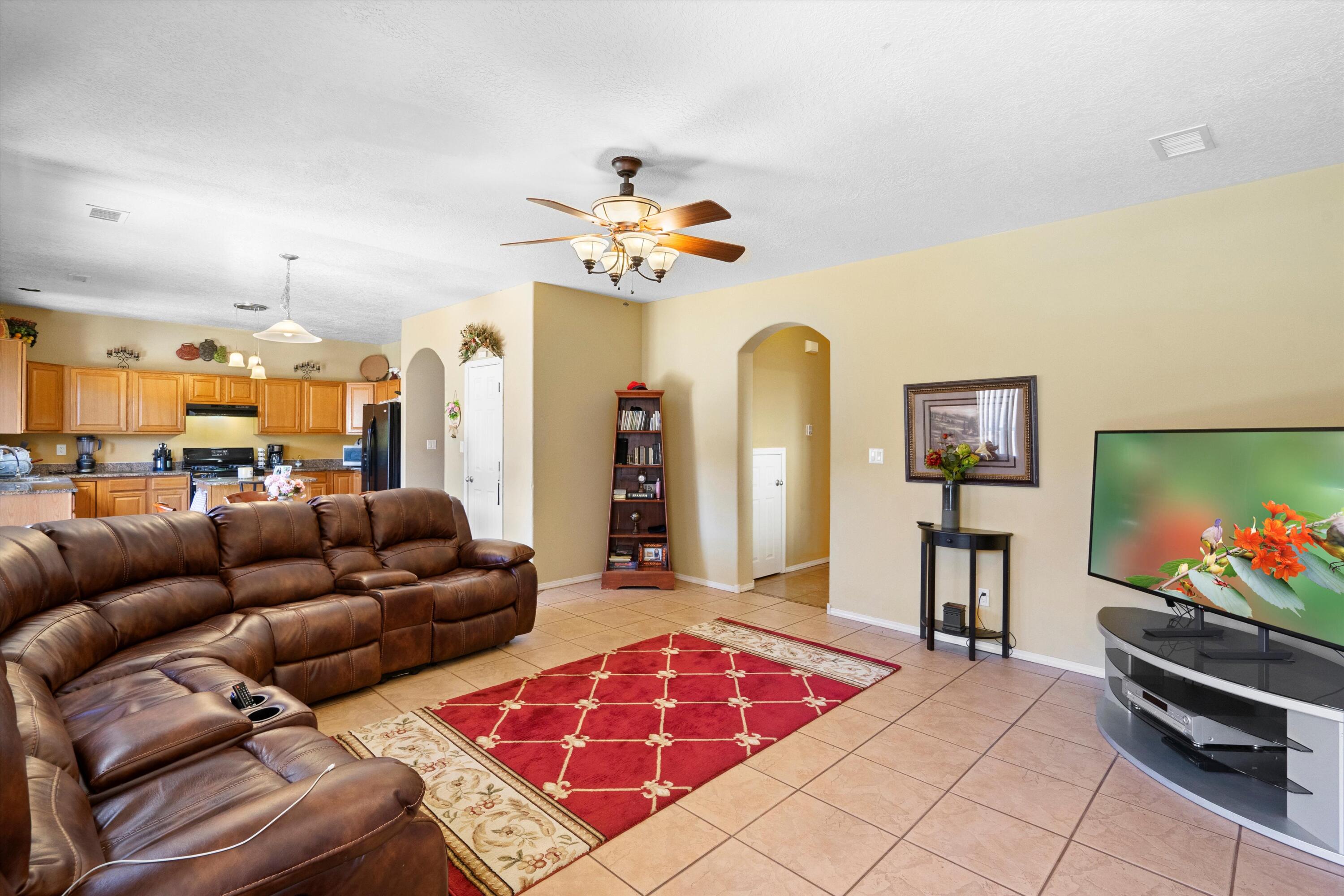 1267 Mirador Loop NE