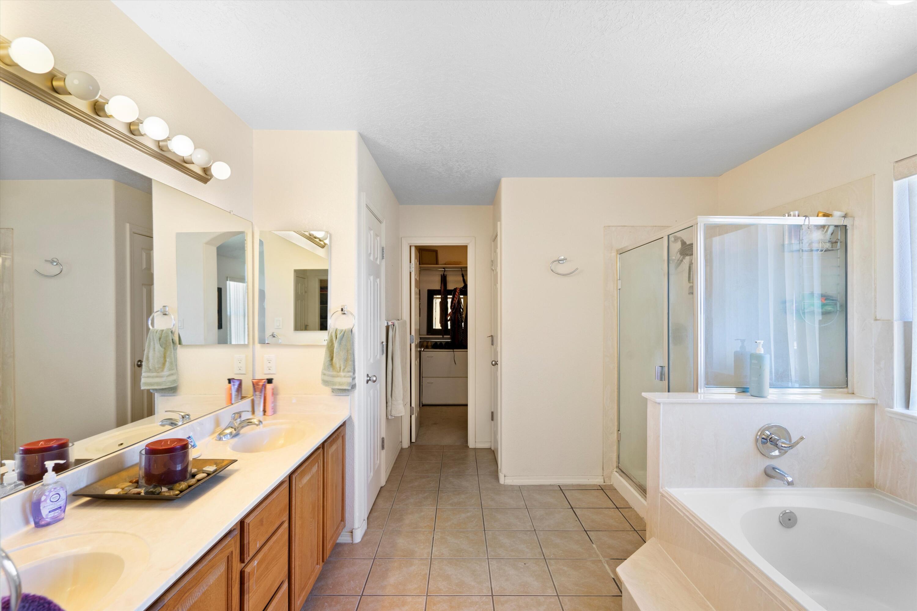 1267 Mirador Loop NE