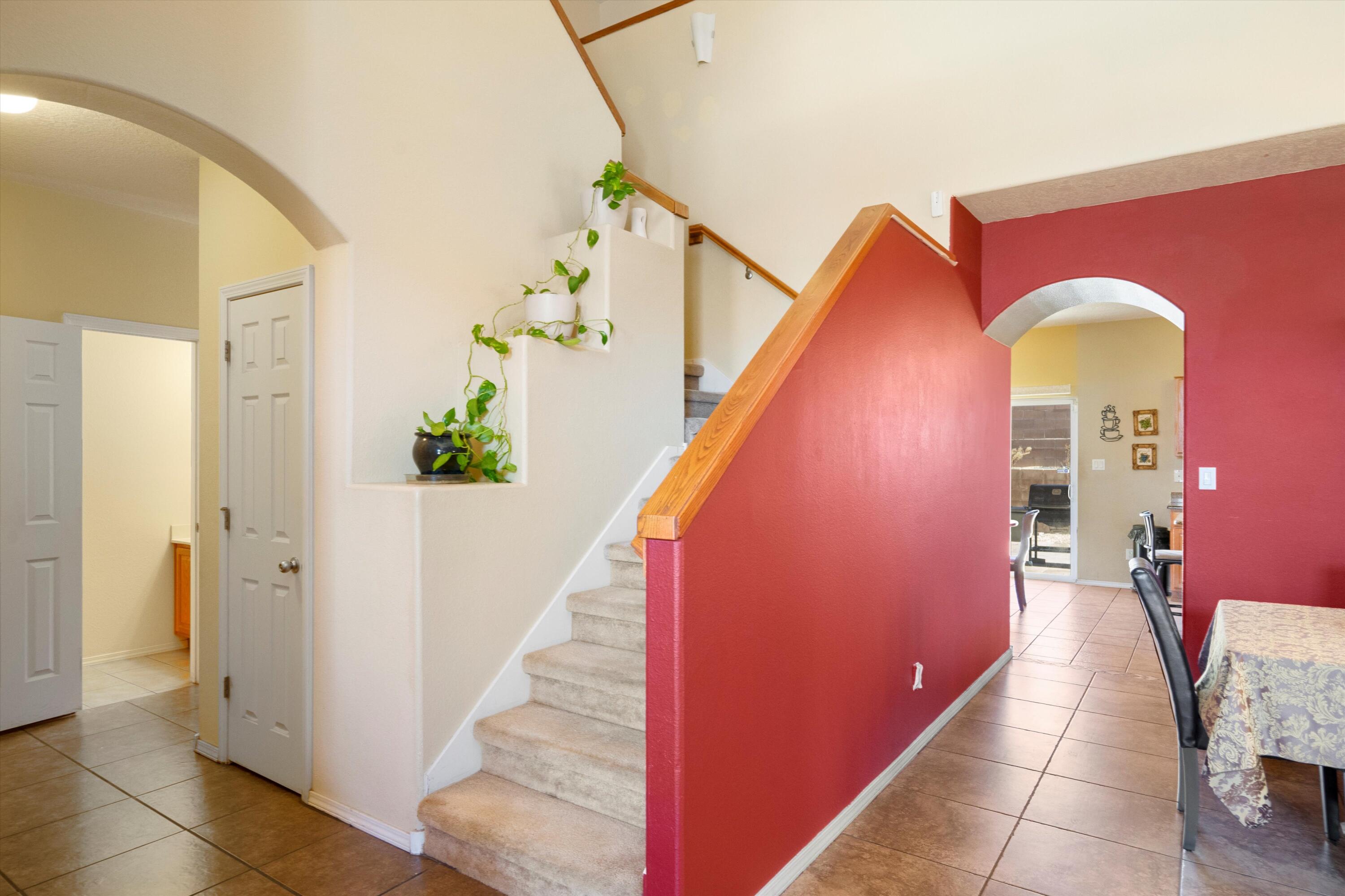 1267 Mirador Loop NE
