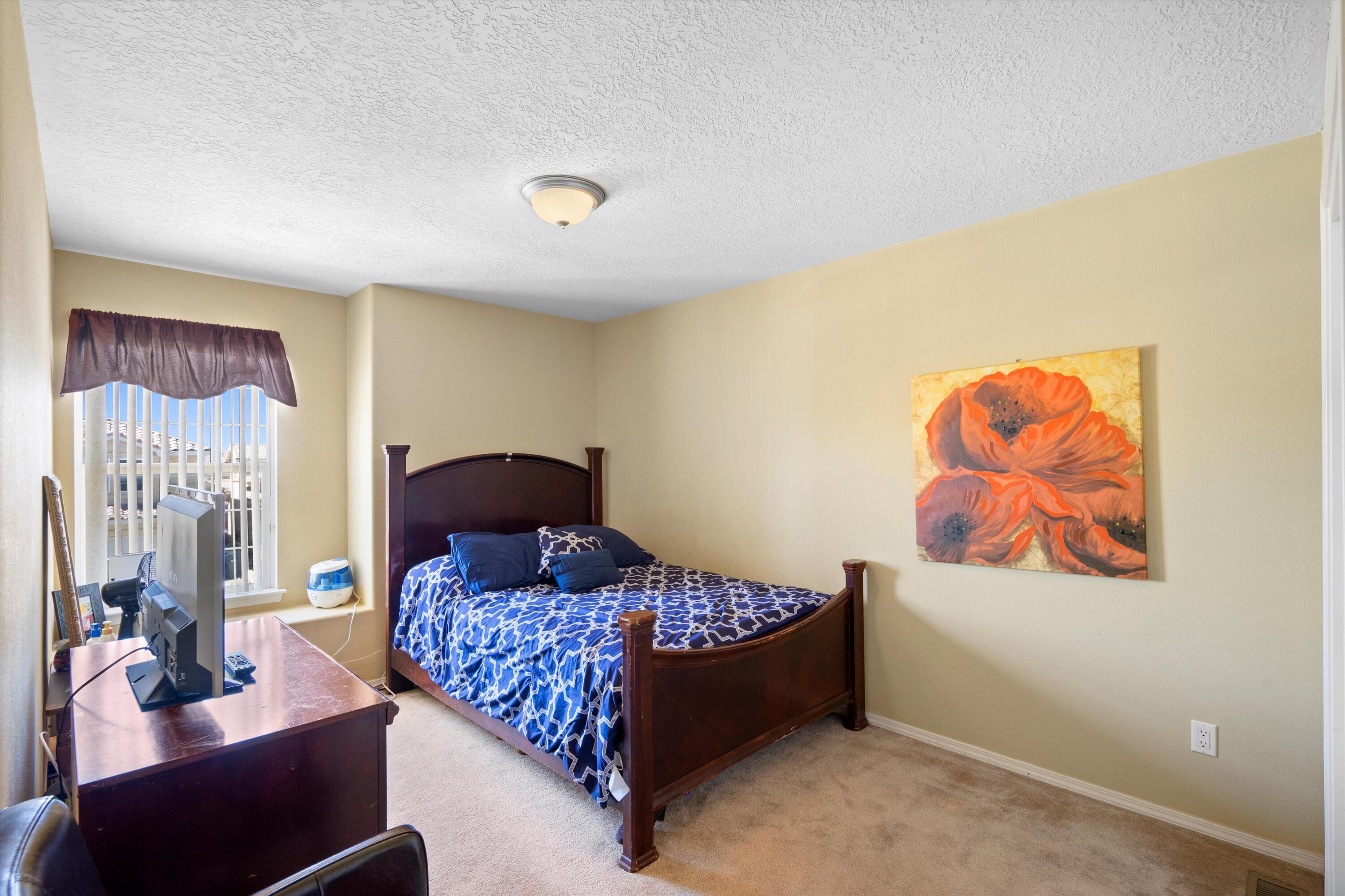 1267 Mirador Loop NE