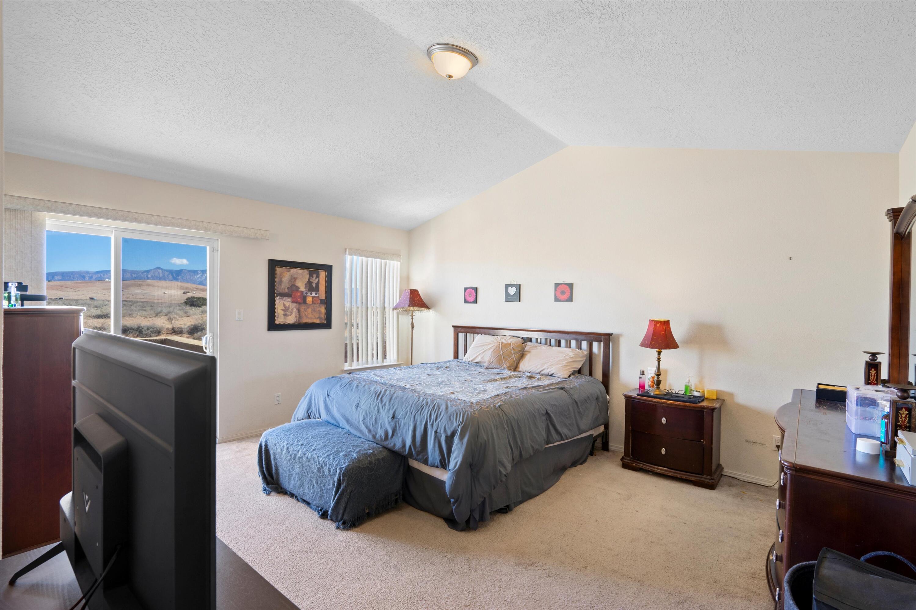 1267 Mirador Loop NE