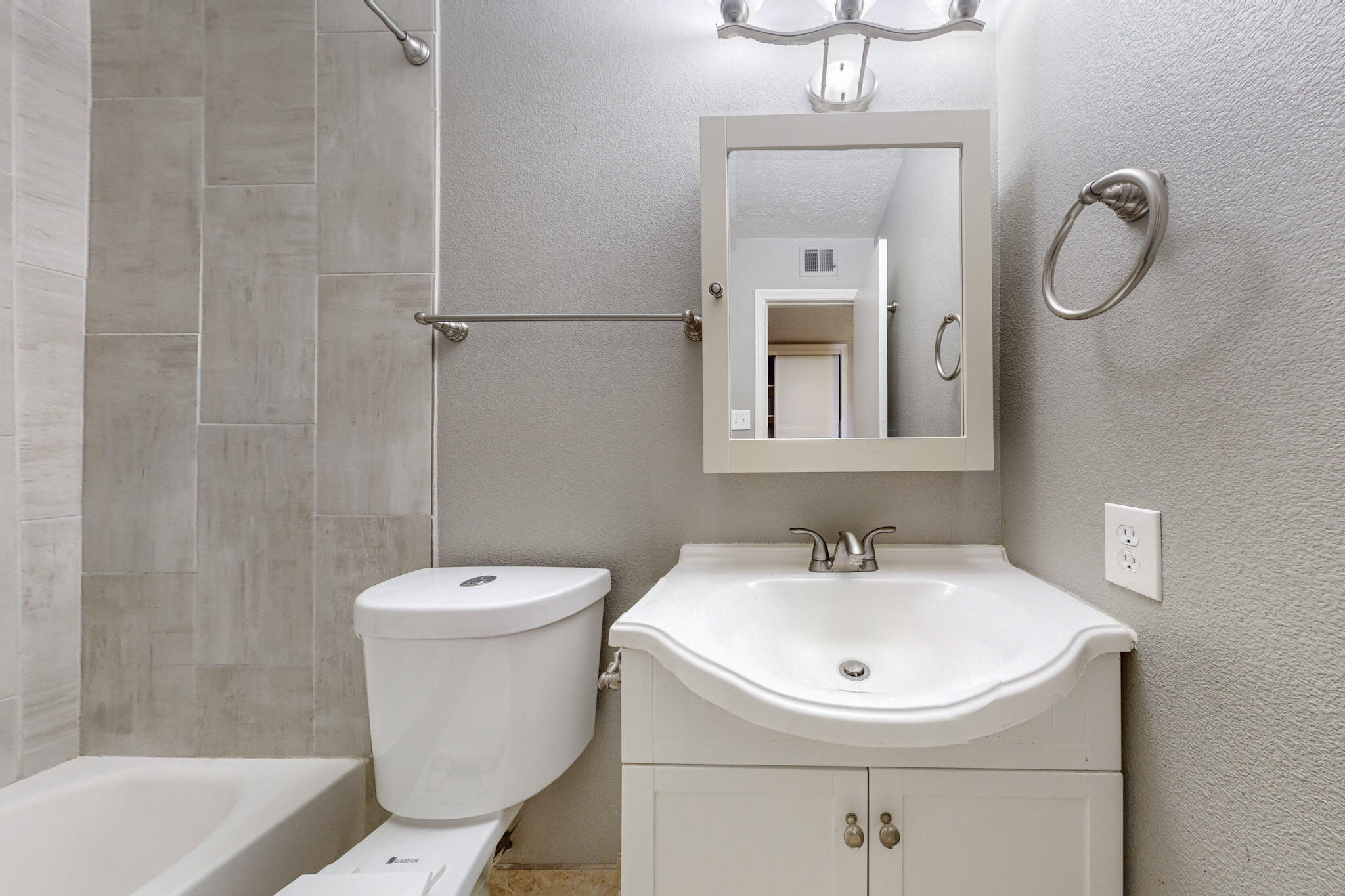 10012 Chantilly Road NW