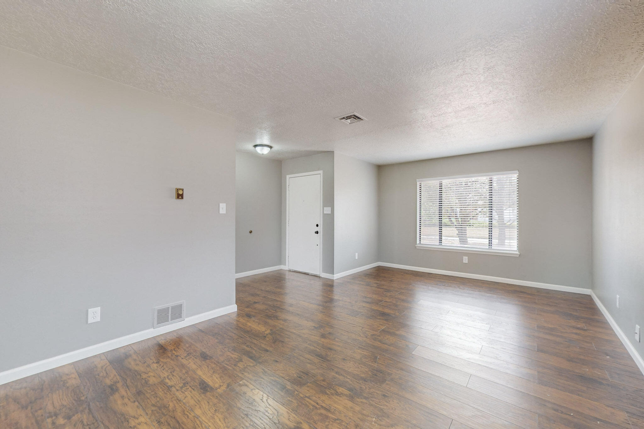 10012 Chantilly Road NW