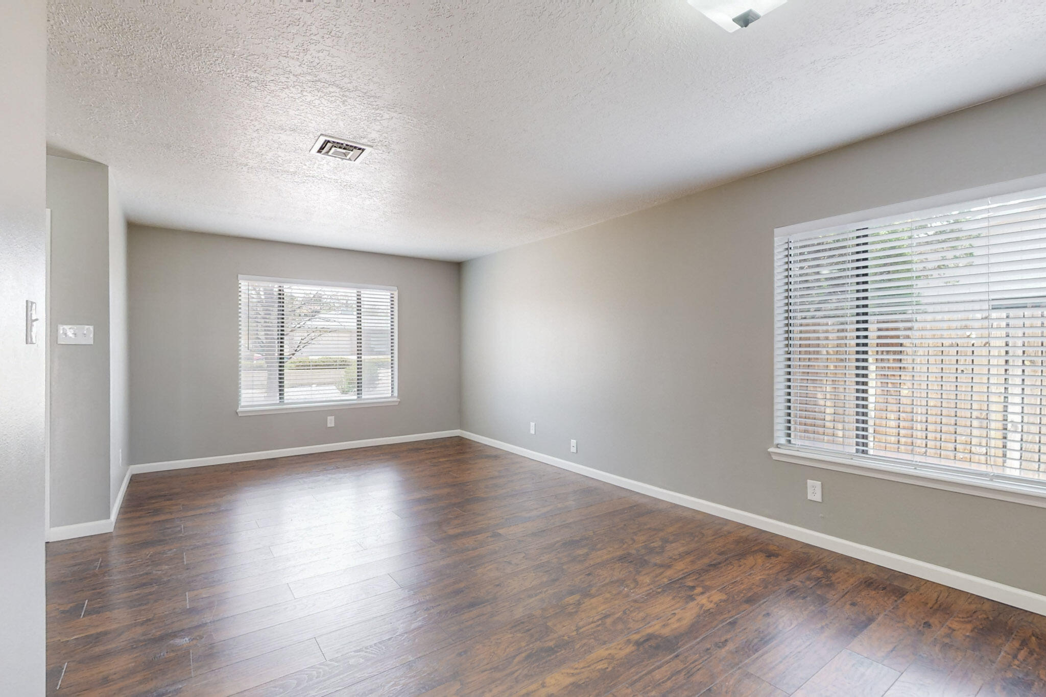 10012 Chantilly Road NW