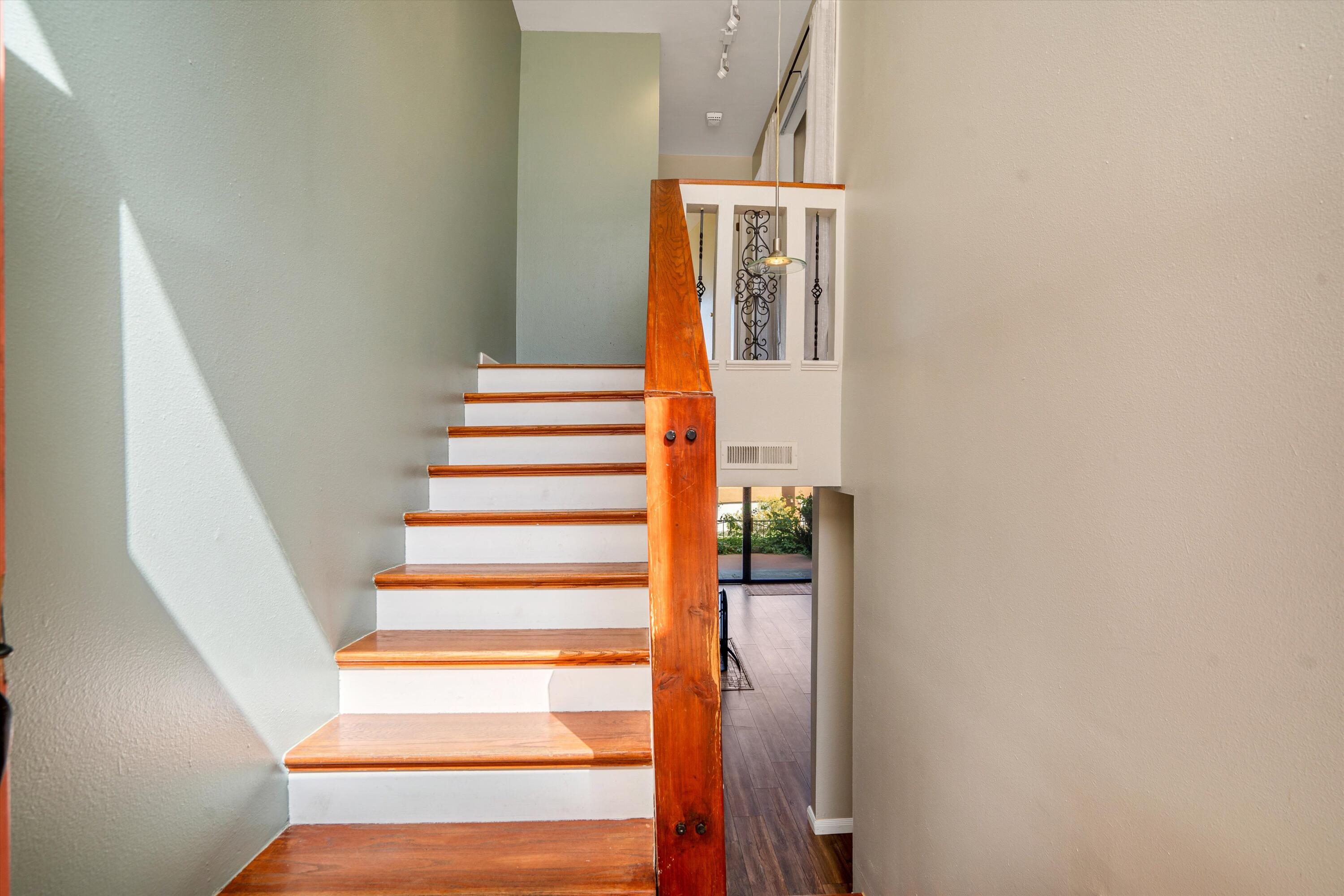 2700 Vista Grande Drive NW 18