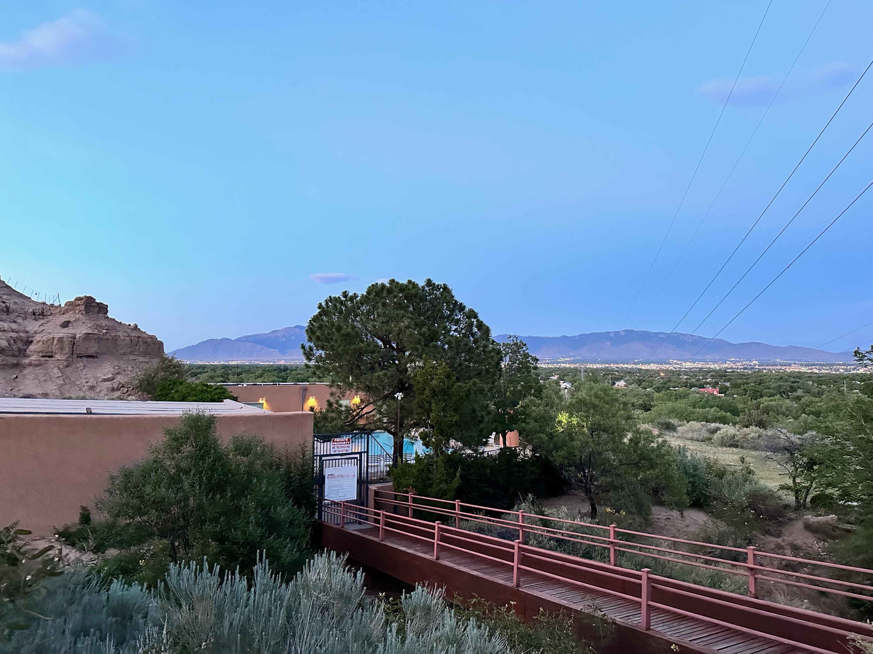 2700 Vista Grande Drive NW 18