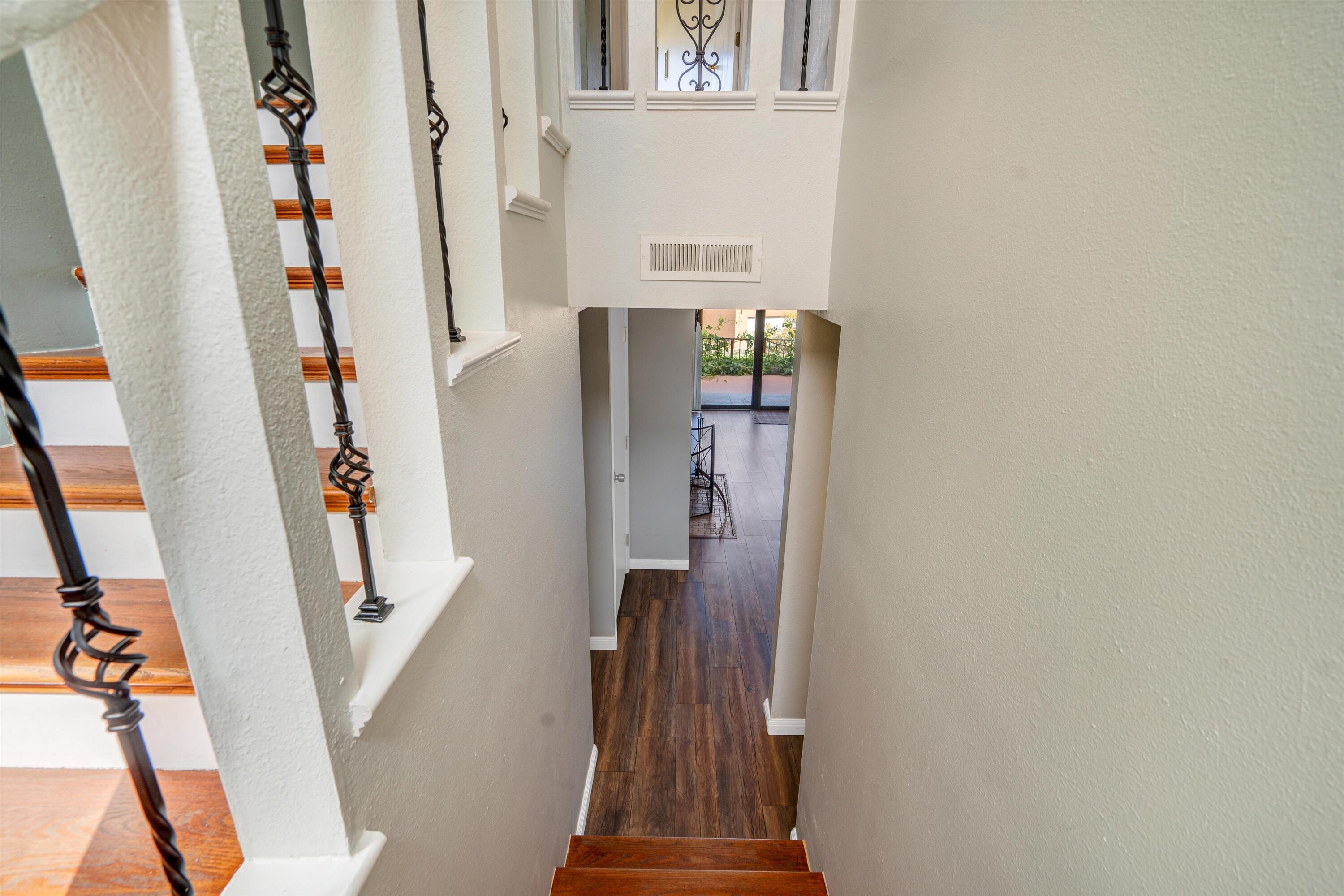 2700 Vista Grande Drive NW 18