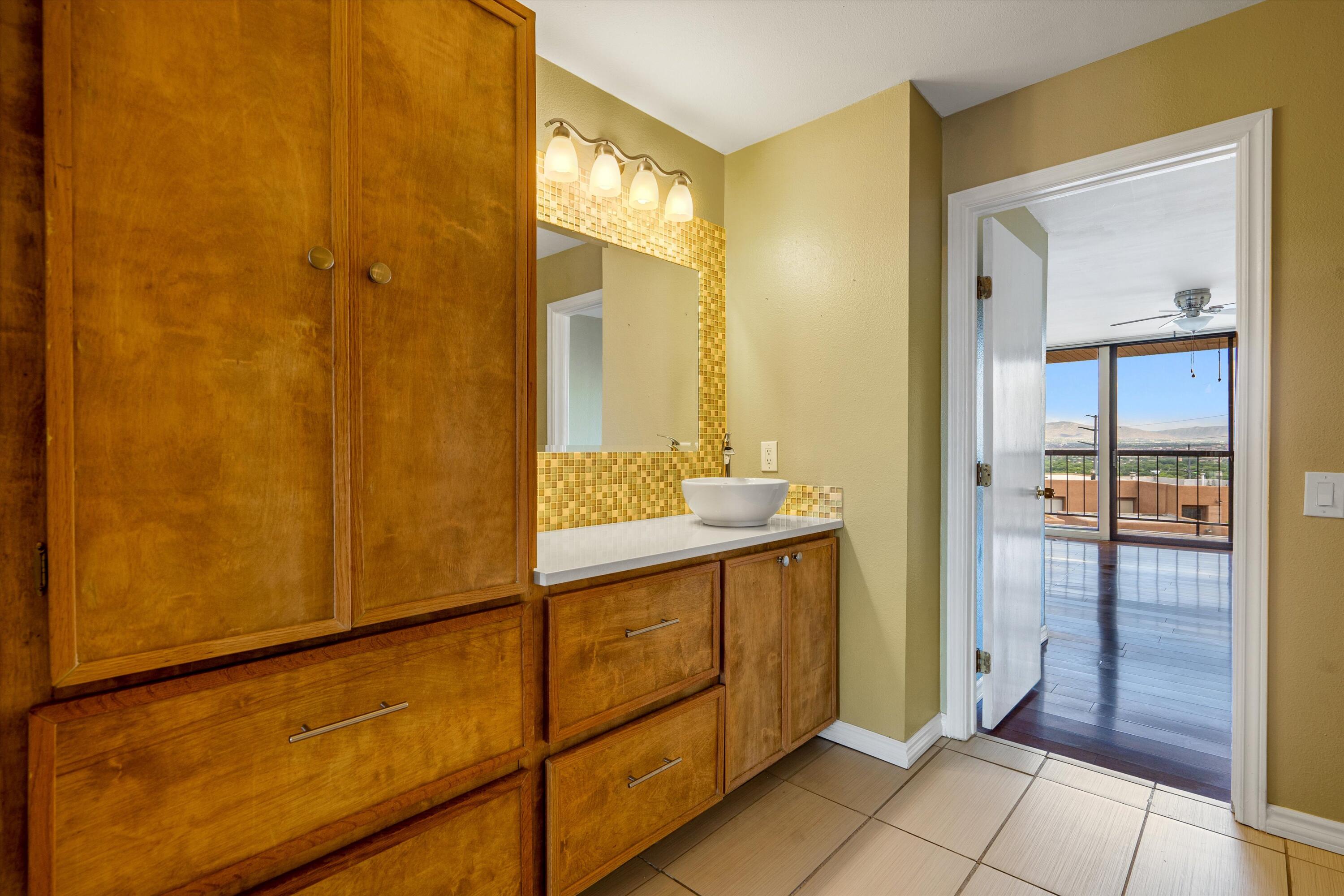 2700 Vista Grande Drive NW 18