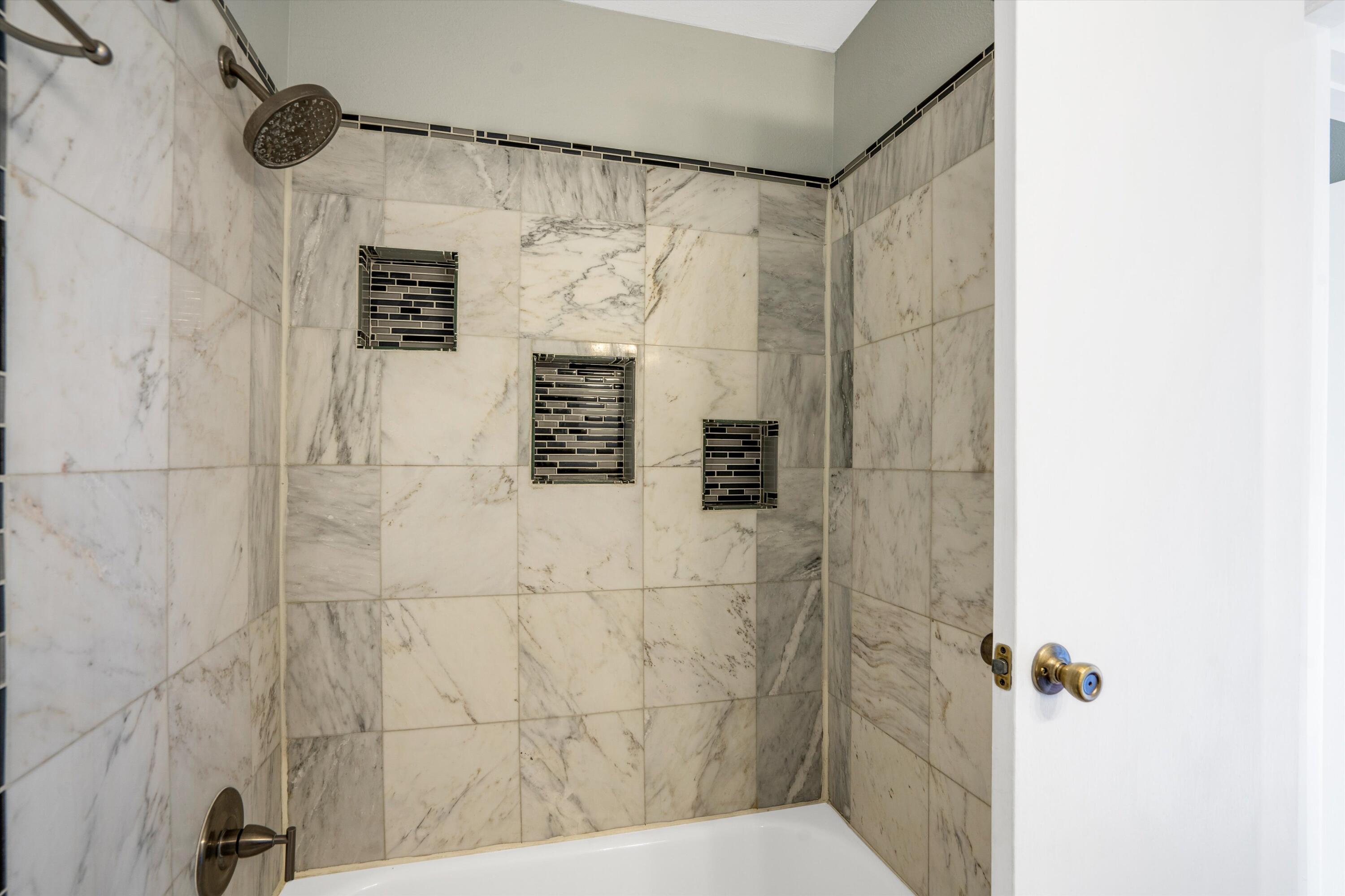 2700 Vista Grande Drive NW 18