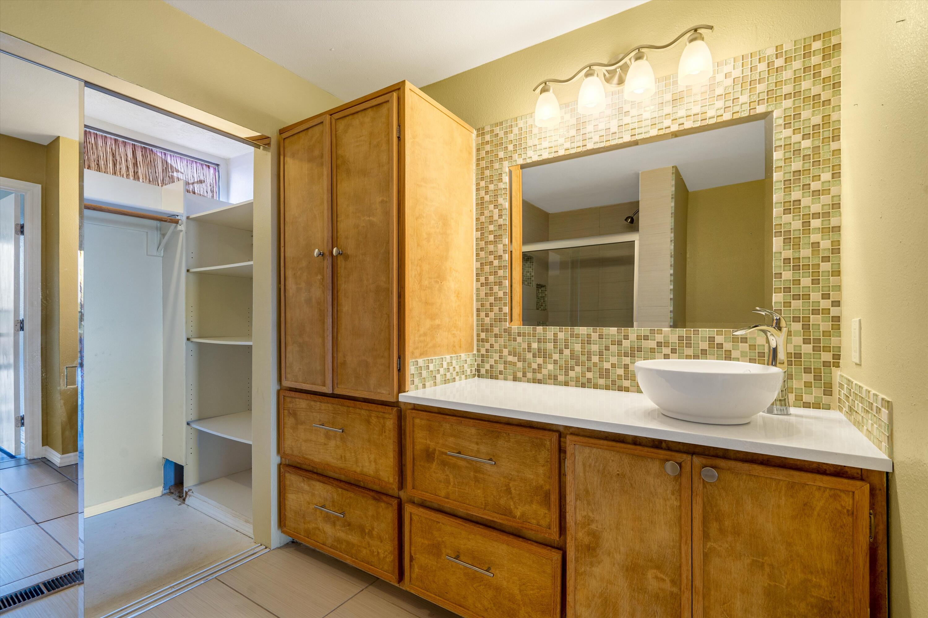 2700 Vista Grande Drive NW 18