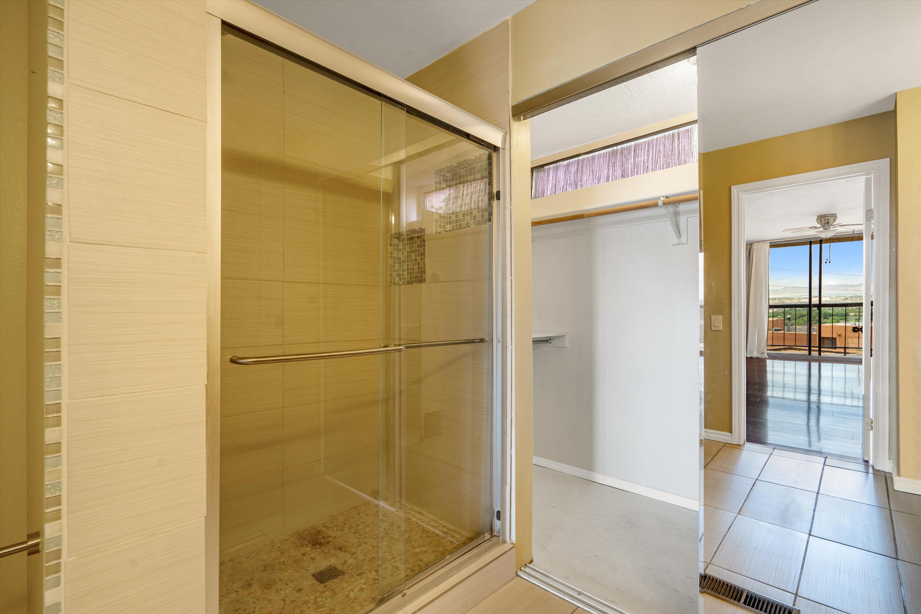 2700 Vista Grande Drive NW 18