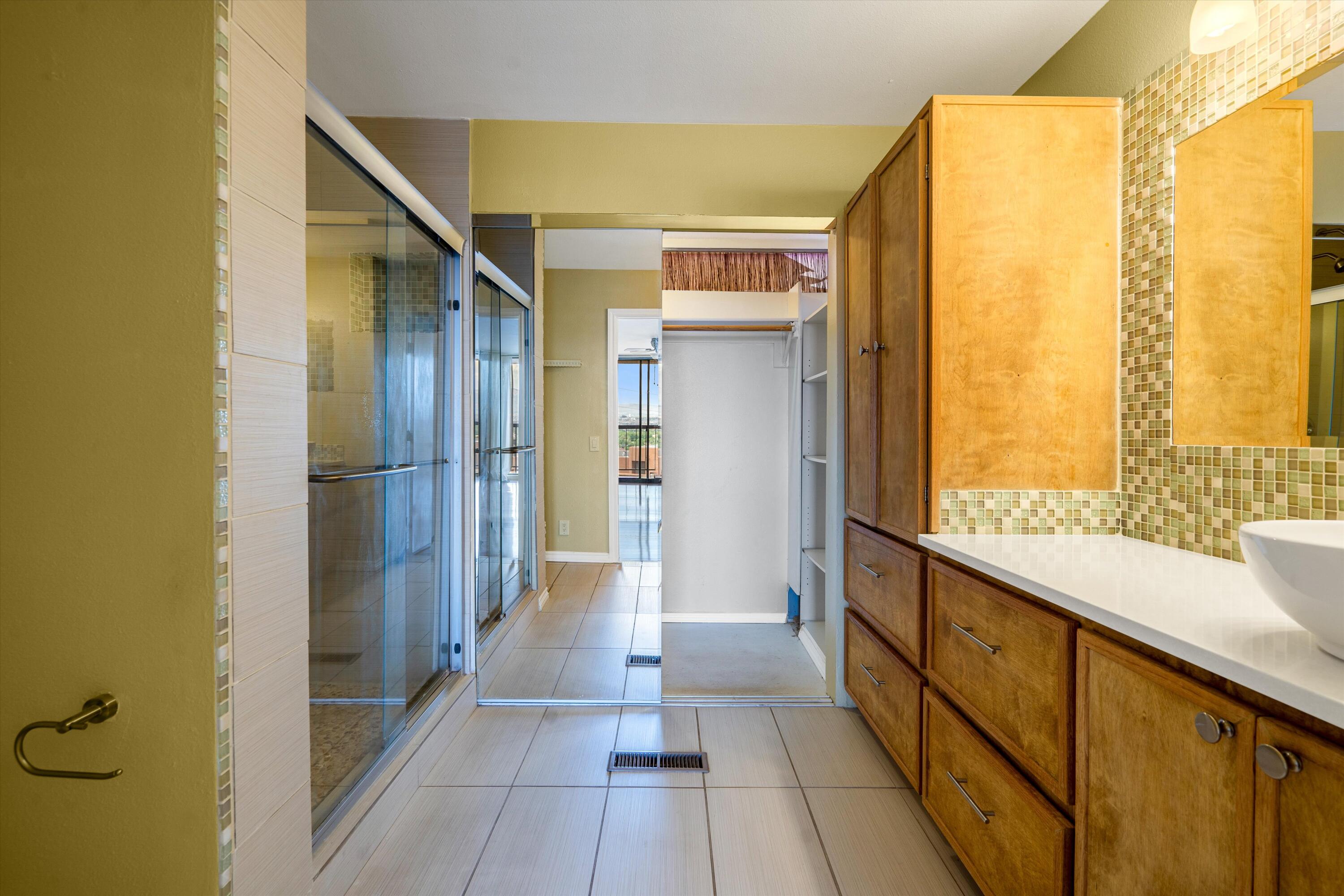 2700 Vista Grande Drive NW 18