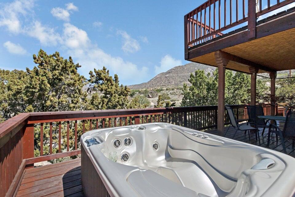 33 Cedar Hill Place NE