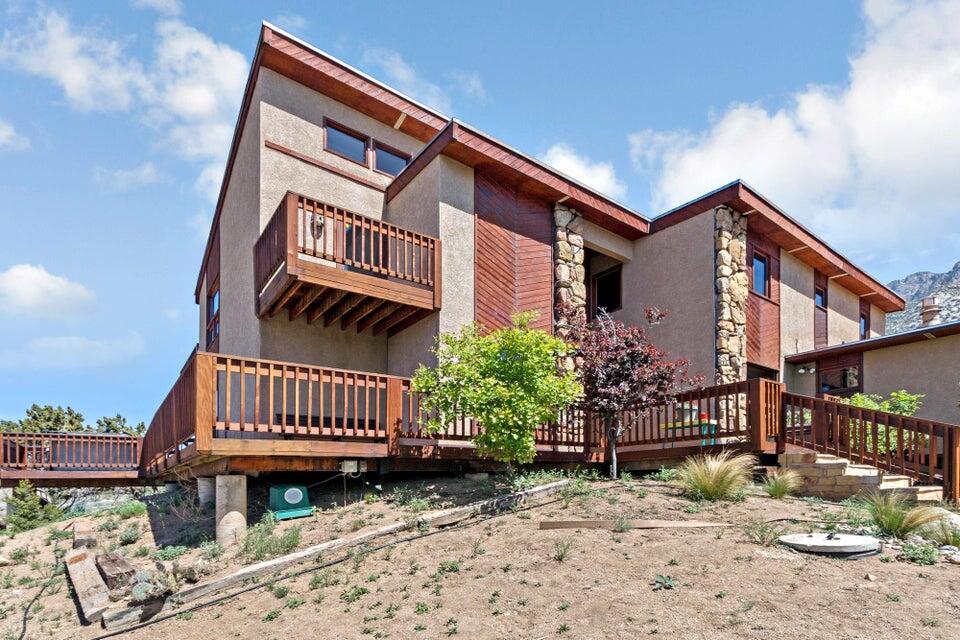 33 Cedar Hill Place NE