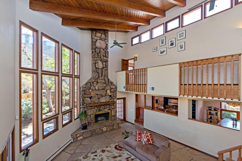 33 Cedar Hill Place NE