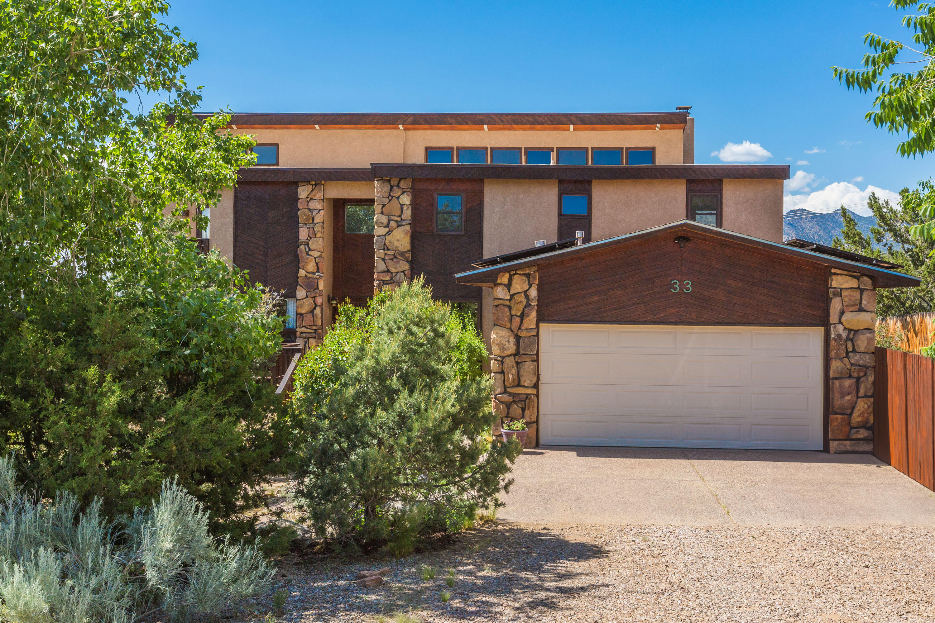 33 Cedar Hill Place NE