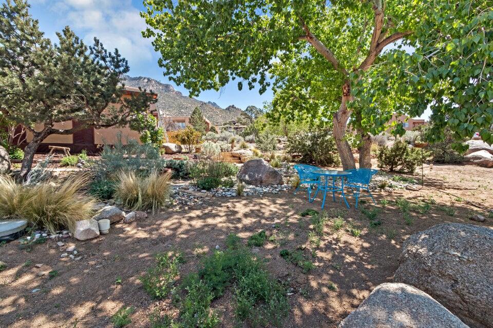 33 Cedar Hill Place NE