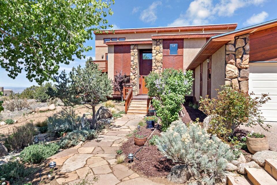 33 Cedar Hill Place NE