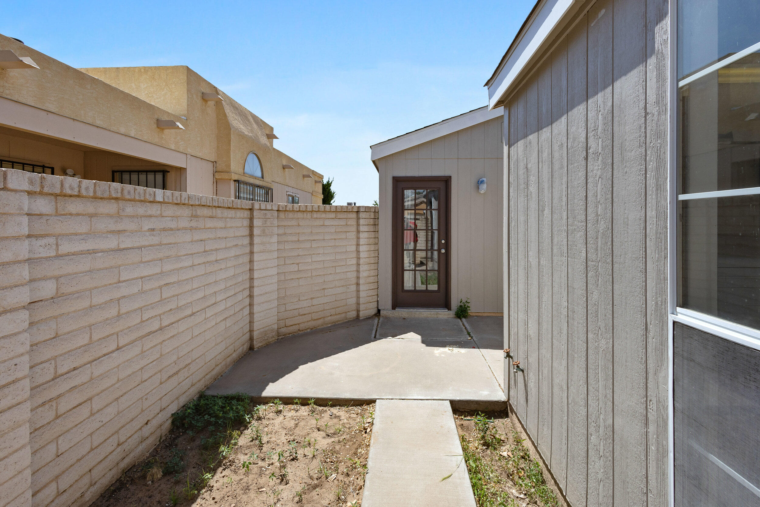 1705 Skyview Circle NE