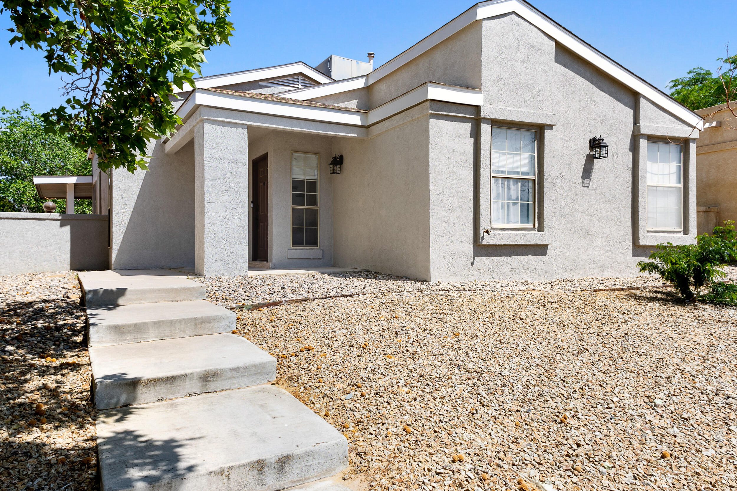 1705 Skyview Circle NE