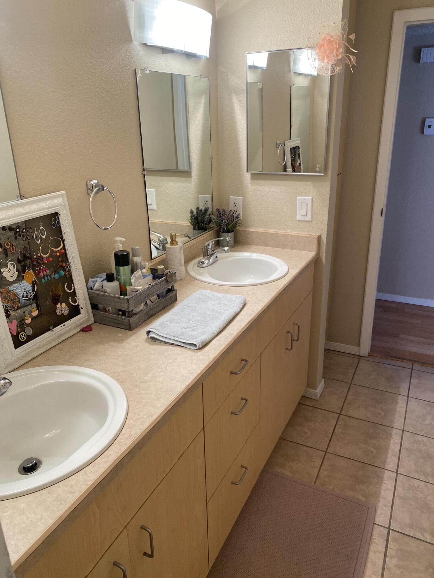 13254 Candelaria Road NE