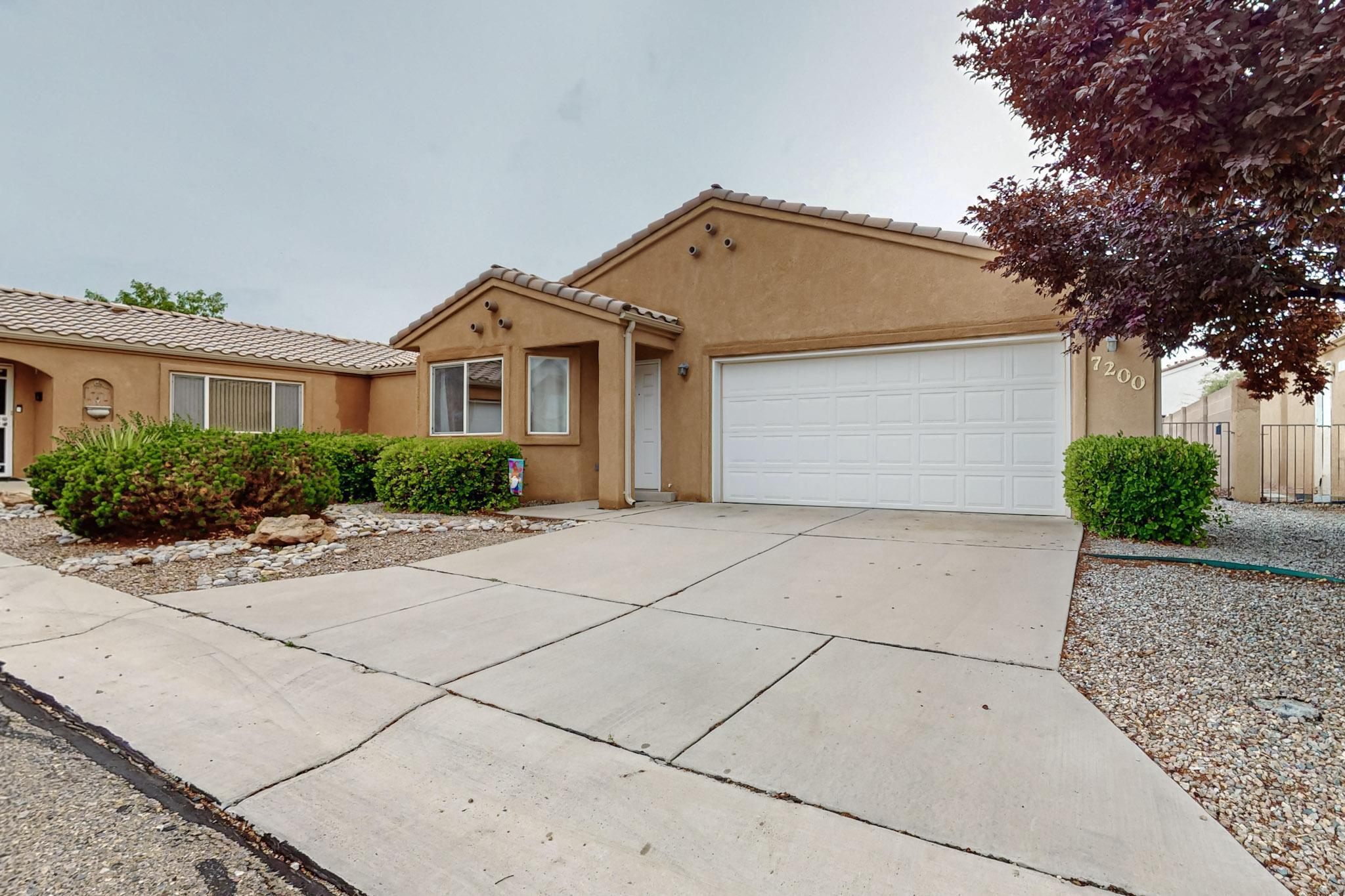 7200 Villa Tulipan NE