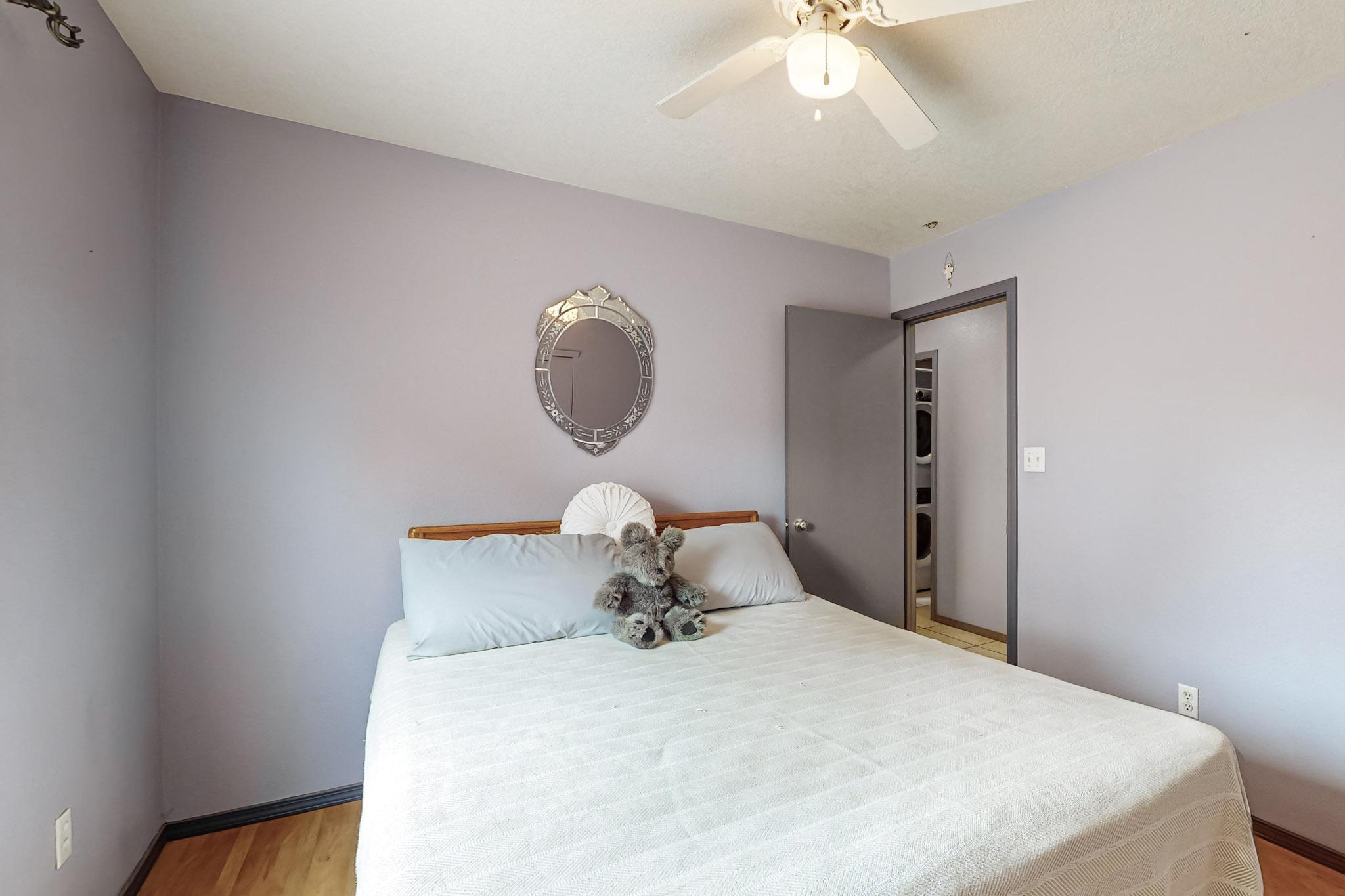 7200 Villa Tulipan NE