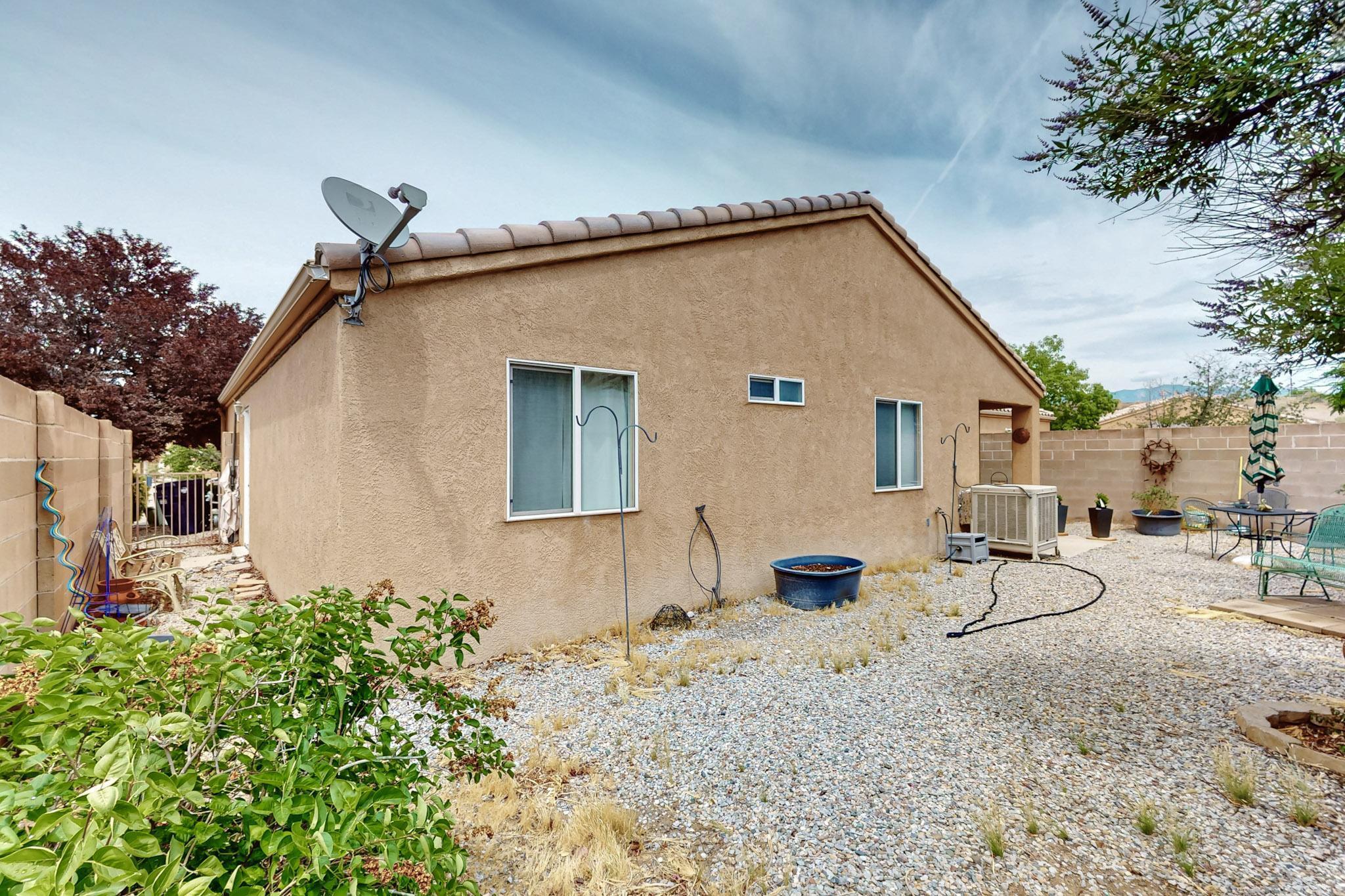 7200 Villa Tulipan NE