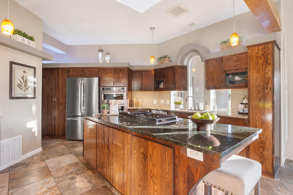 12909 Chitalpa Place NE