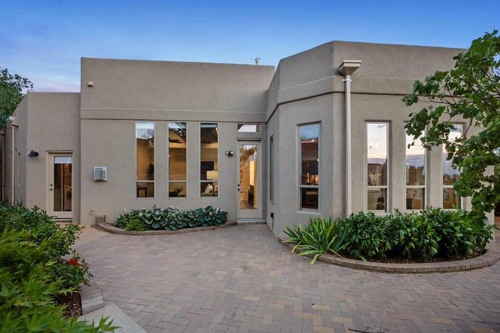 12909 Chitalpa Place NE