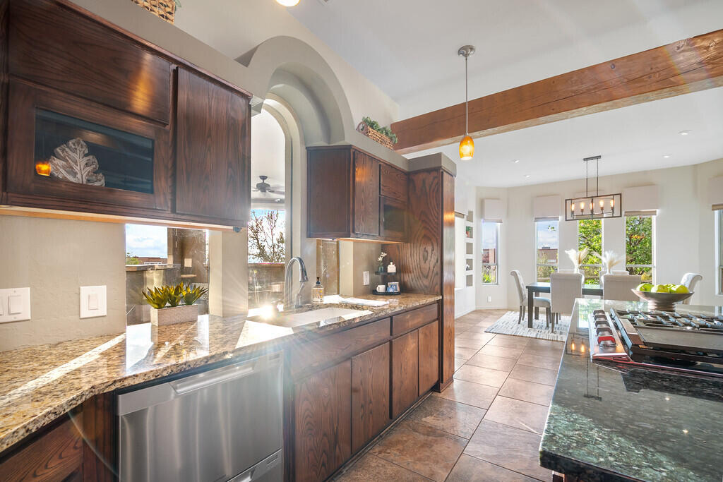 12909 Chitalpa Place NE