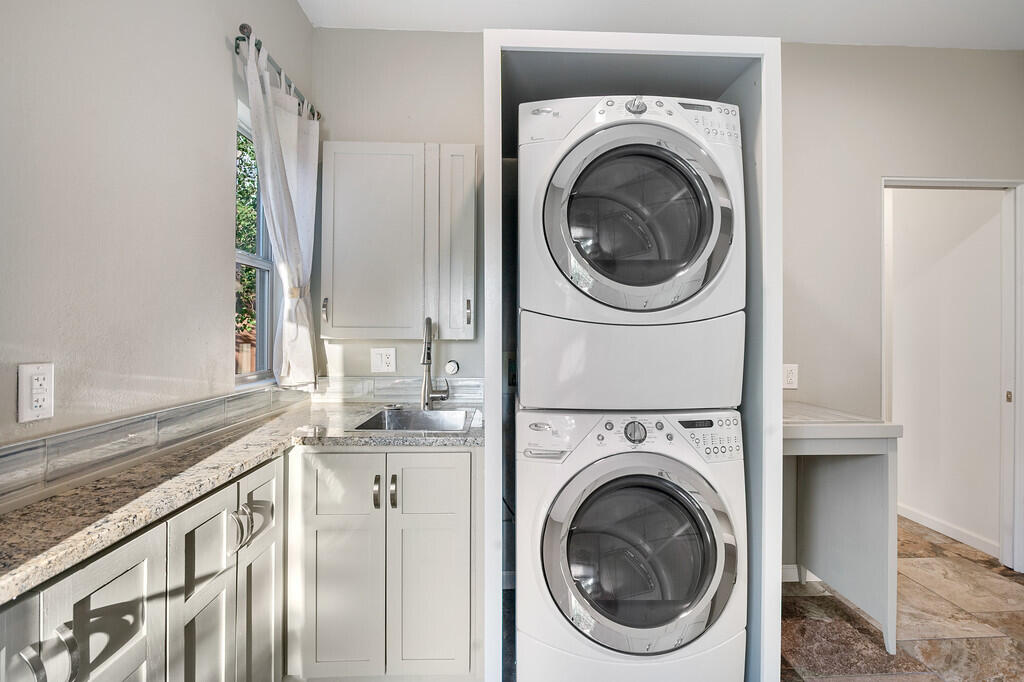 12909 Chitalpa Place NE