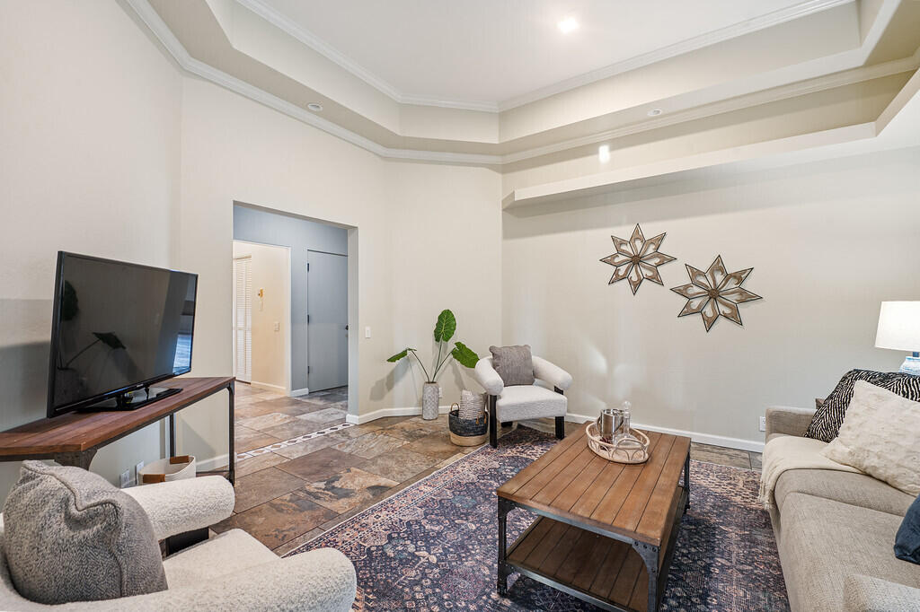 12909 Chitalpa Place NE