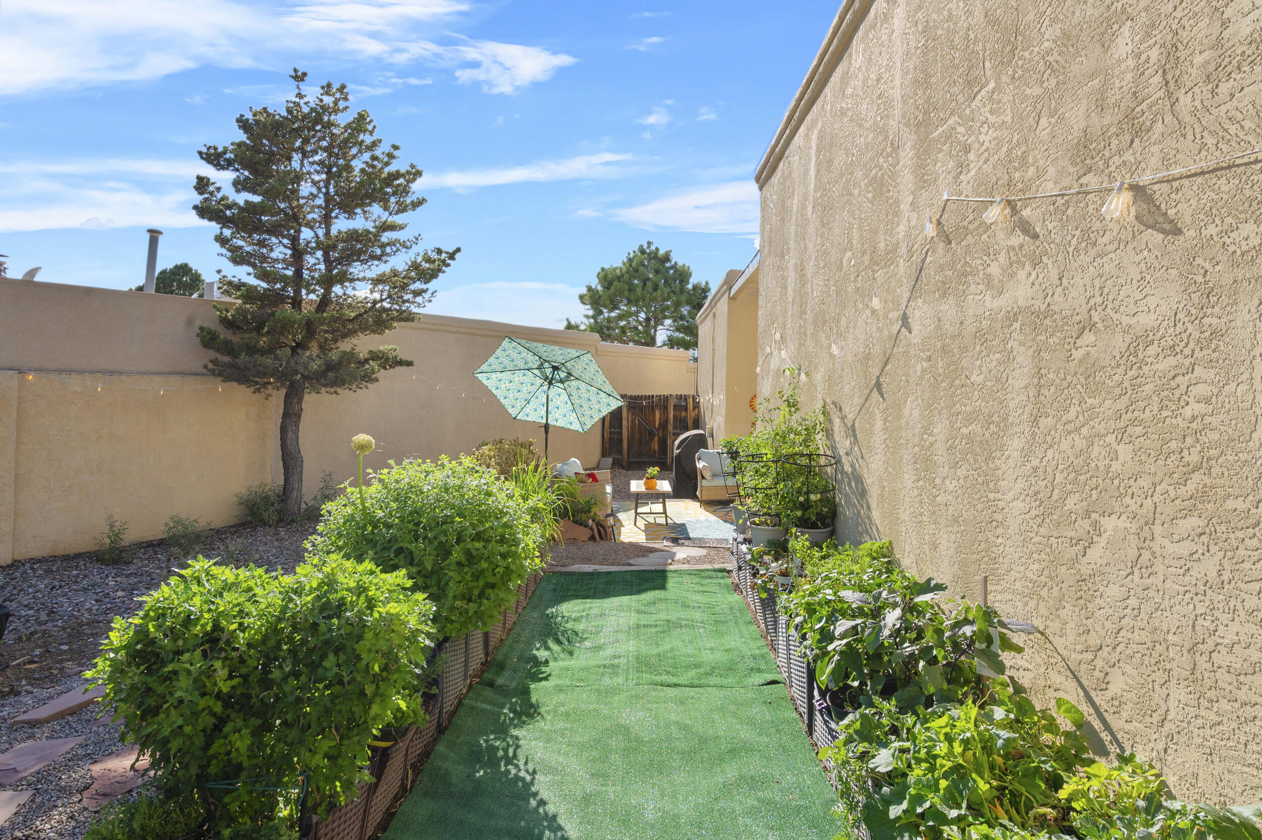 1942 Chandelle Loop NE