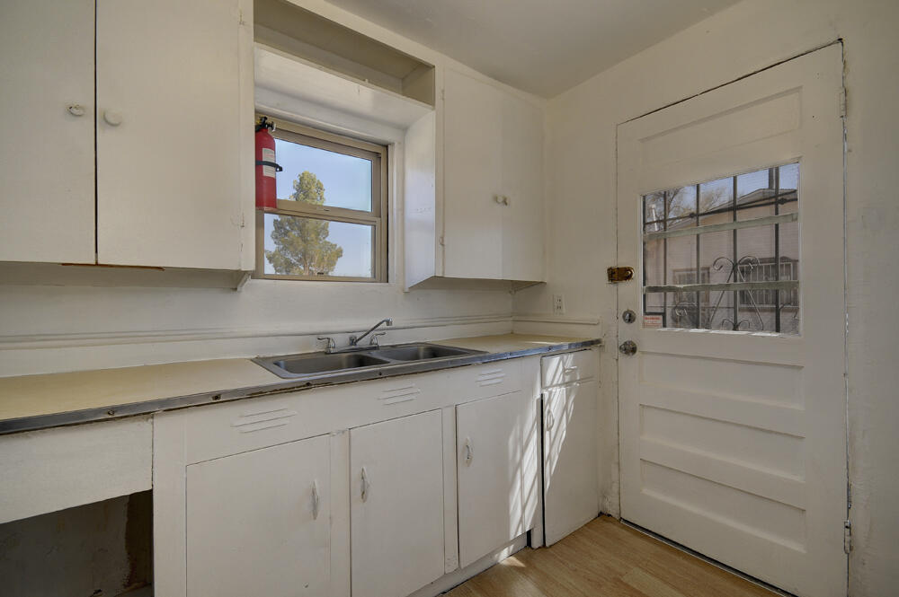 1219 Cerro Vista Road SW