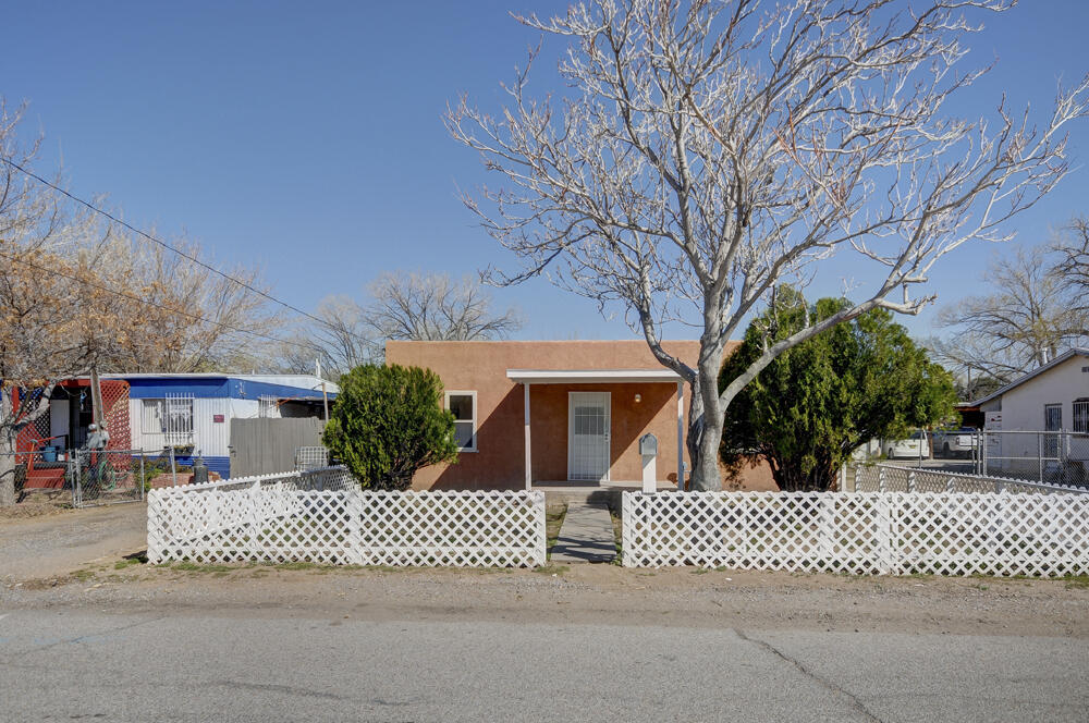 1219 Cerro Vista Road SW