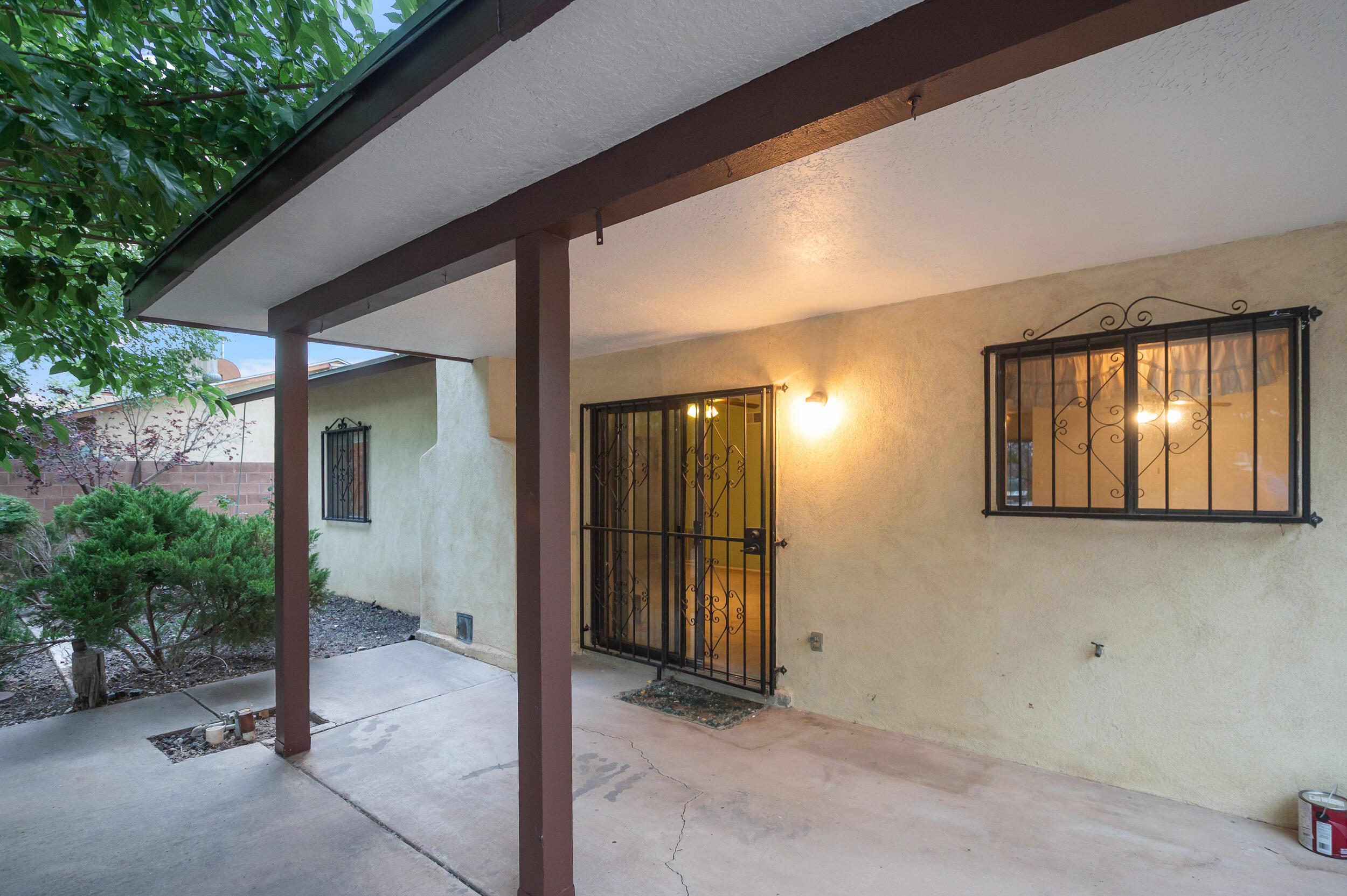 1637 Arcadian Trail NW