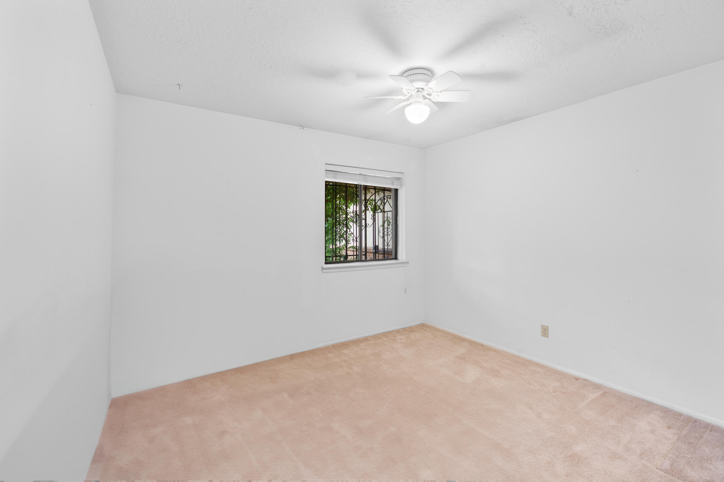 1637 Arcadian Trail NW