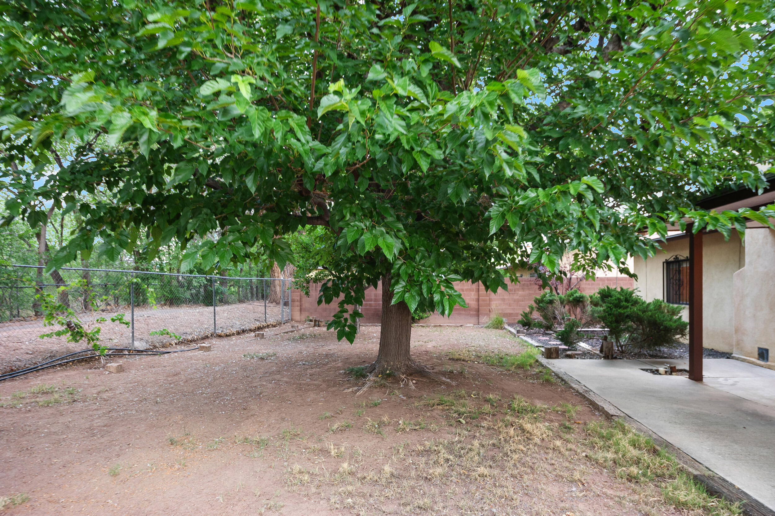 1637 Arcadian Trail NW