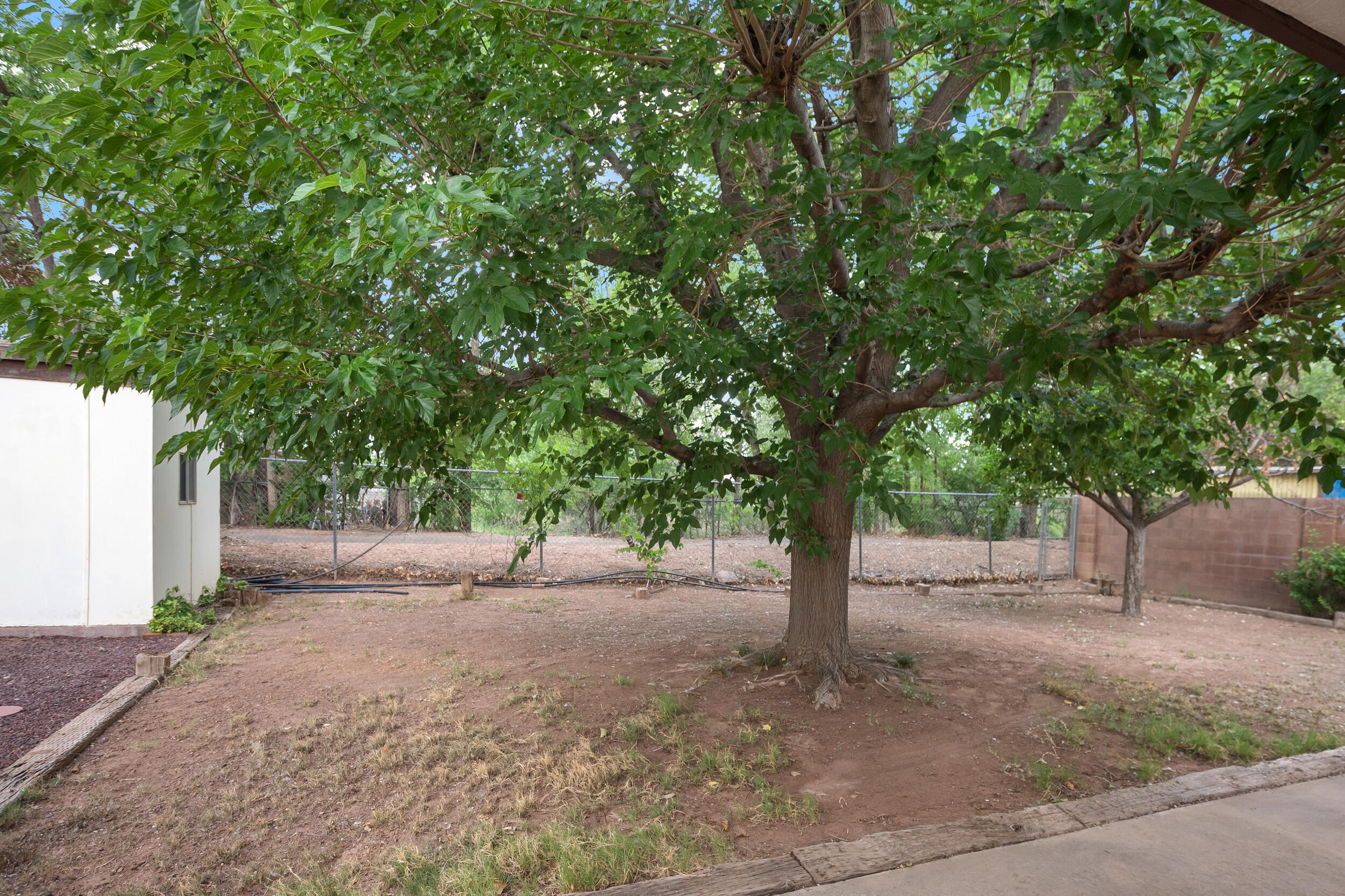 1637 Arcadian Trail NW