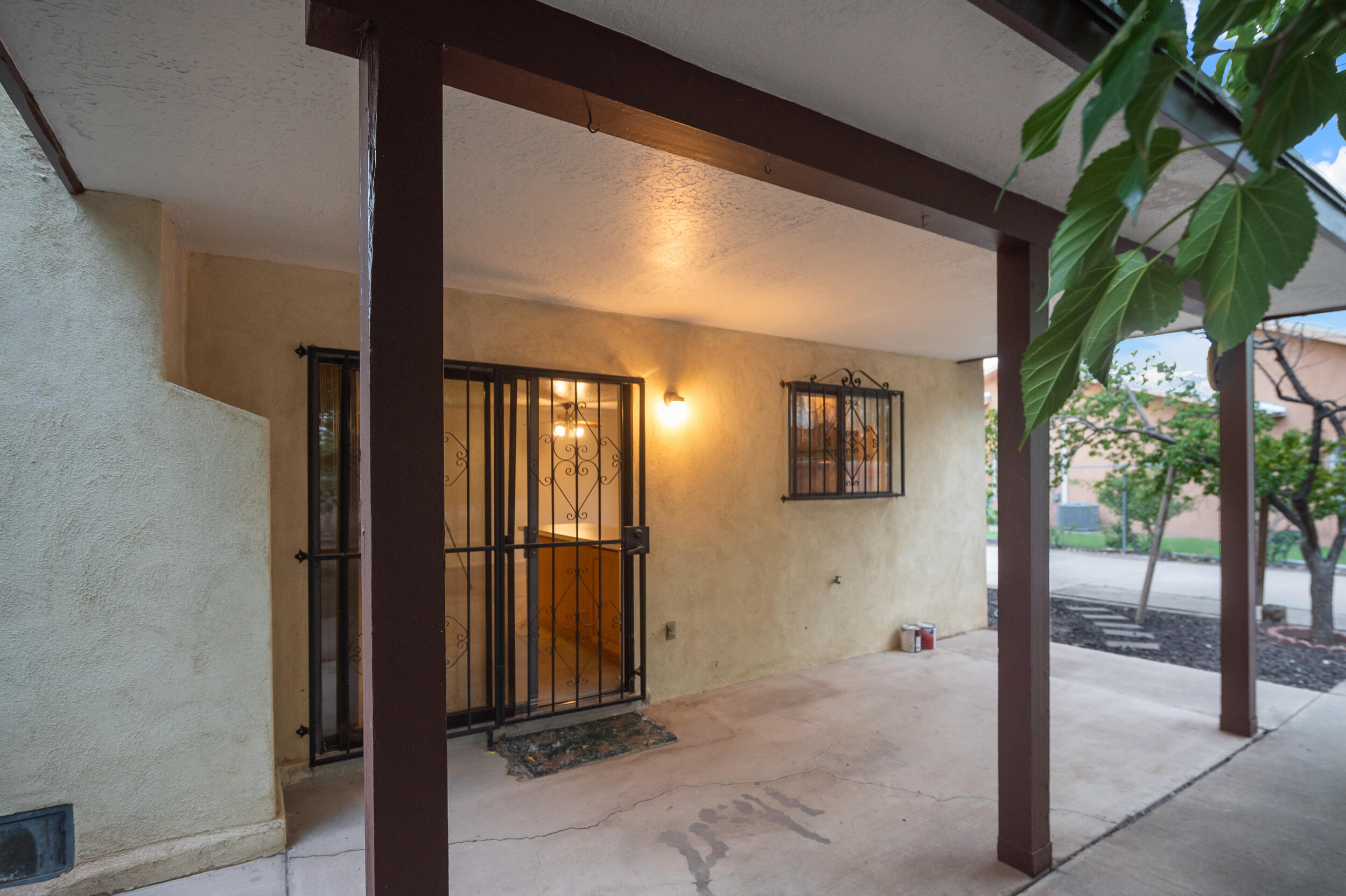 1637 Arcadian Trail NW