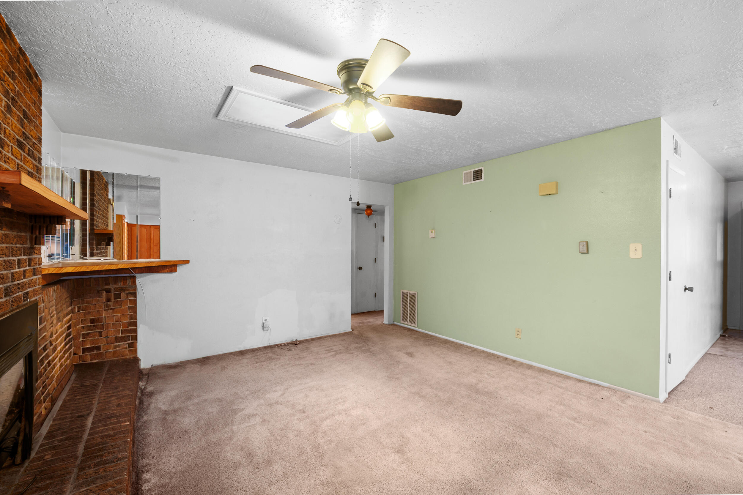 1637 Arcadian Trail NW