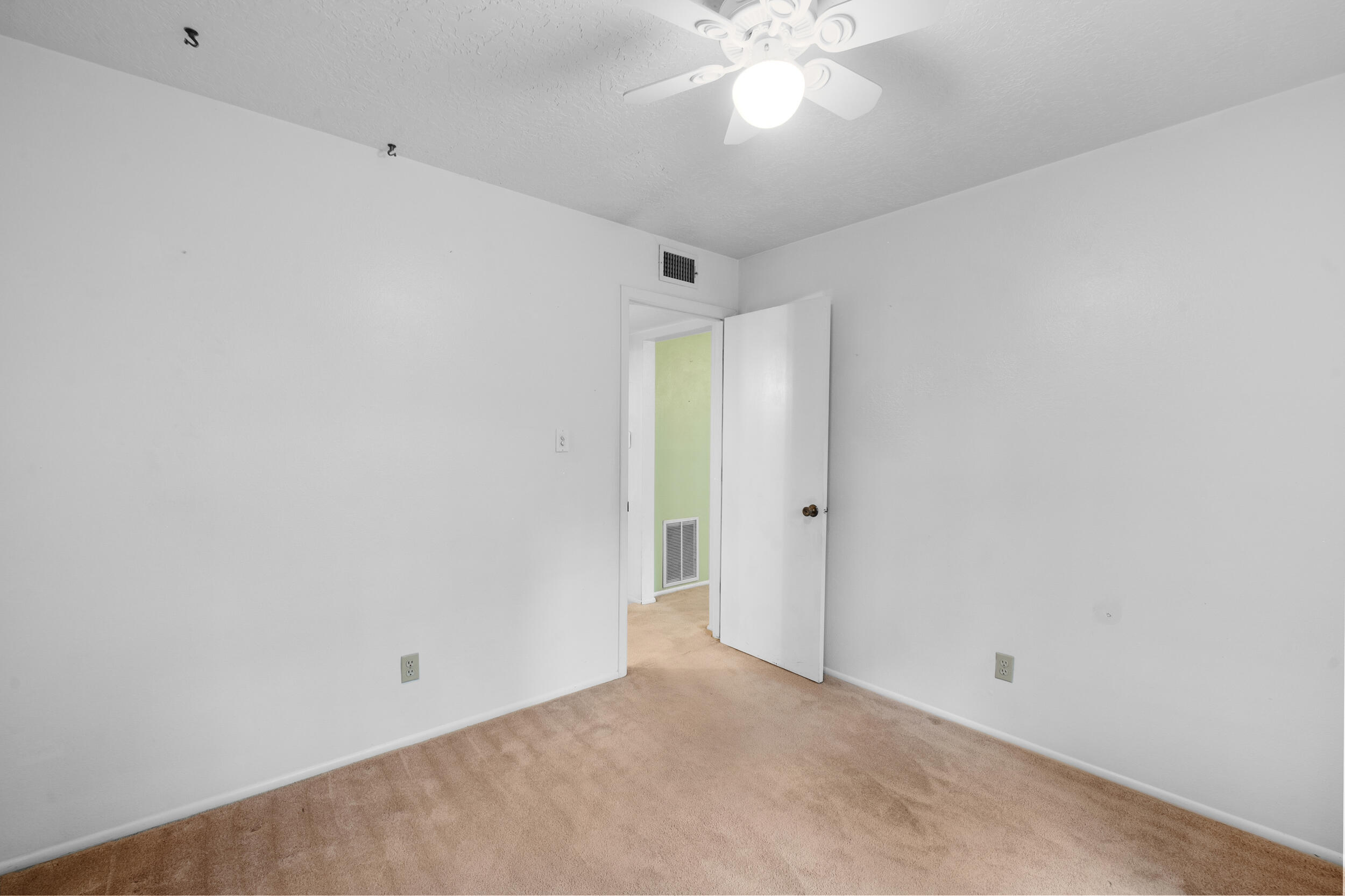 1637 Arcadian Trail NW