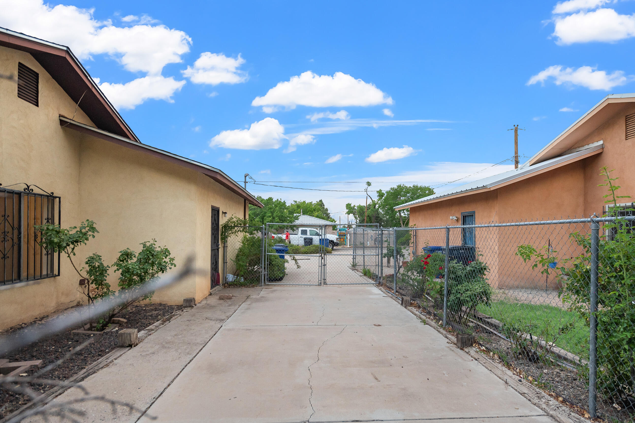 1637 Arcadian Trail NW