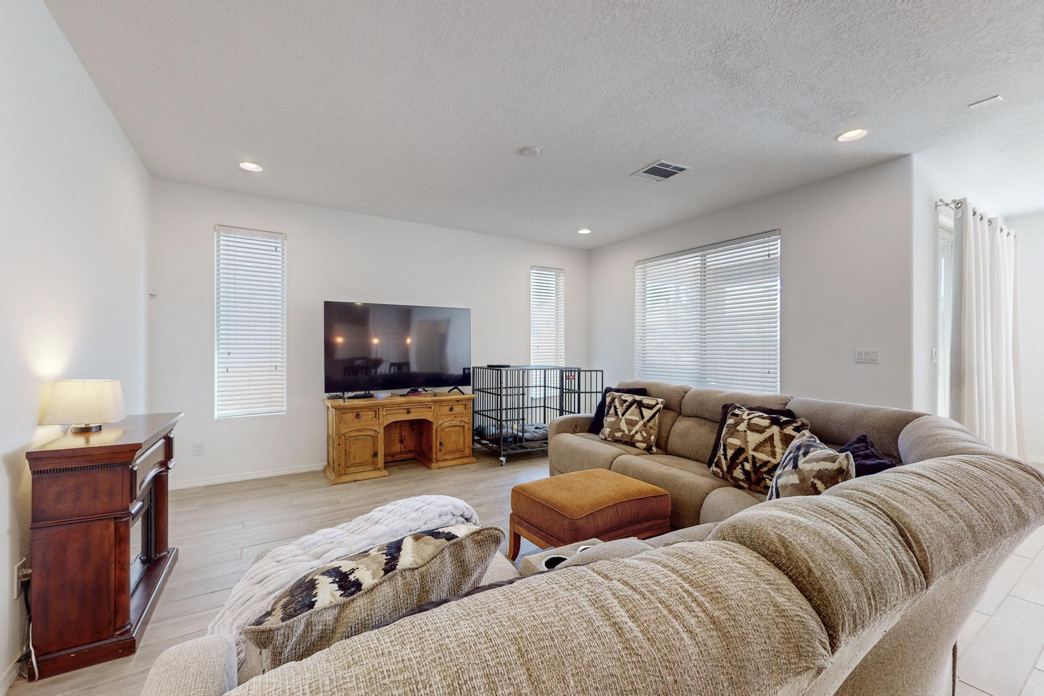 6012 Strand Loop SE