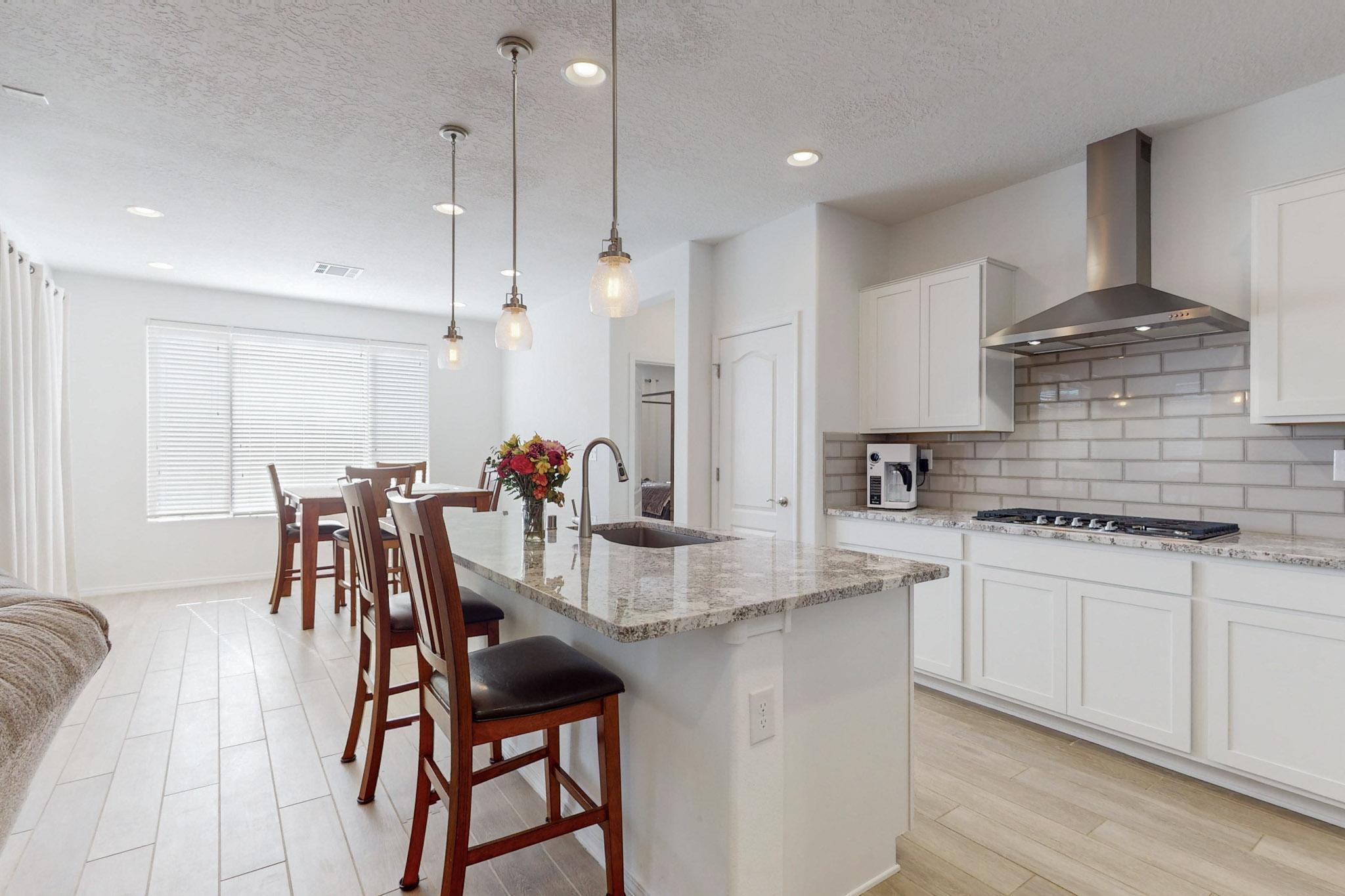 6012 Strand Loop SE