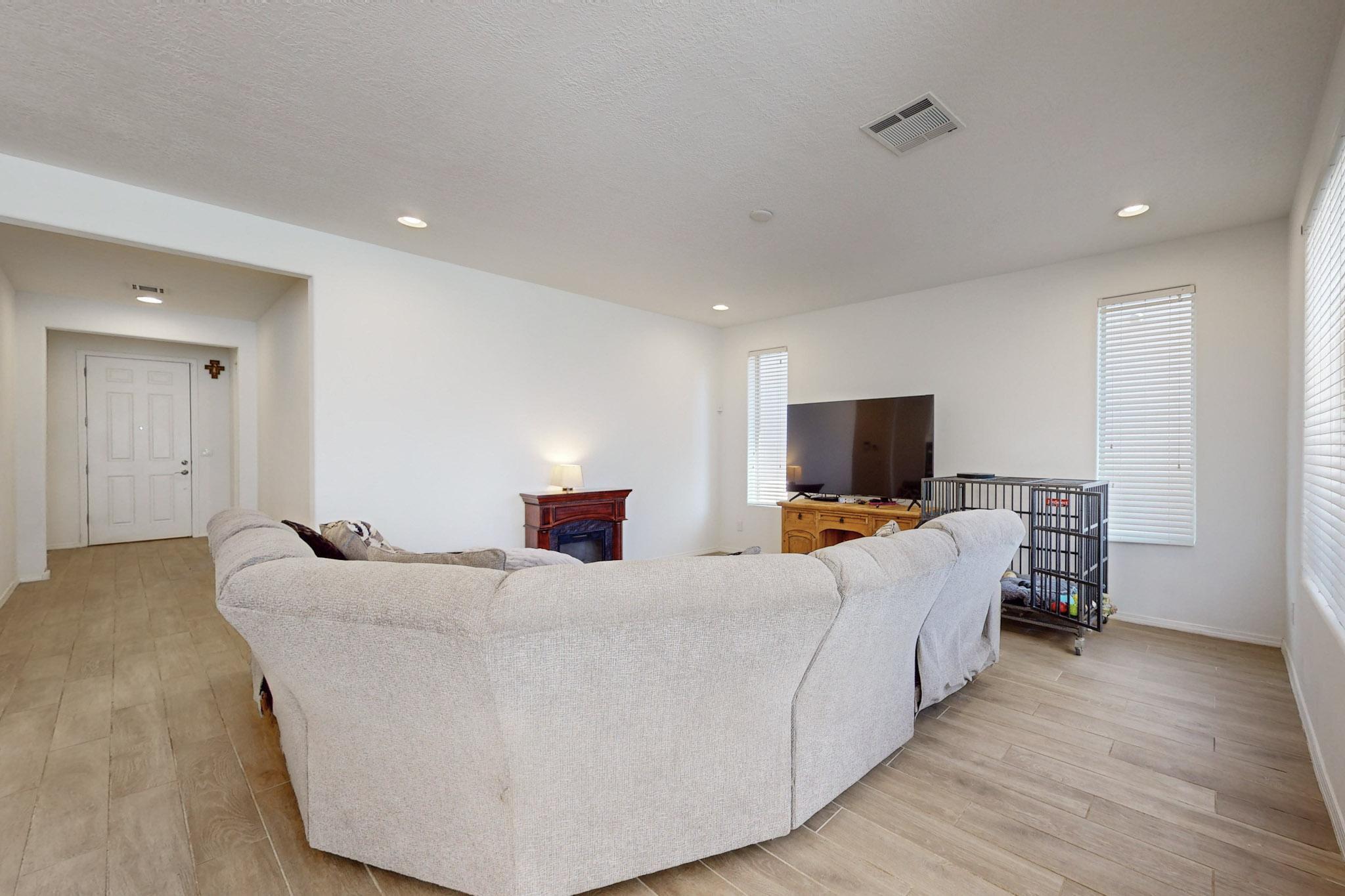 6012 Strand Loop SE