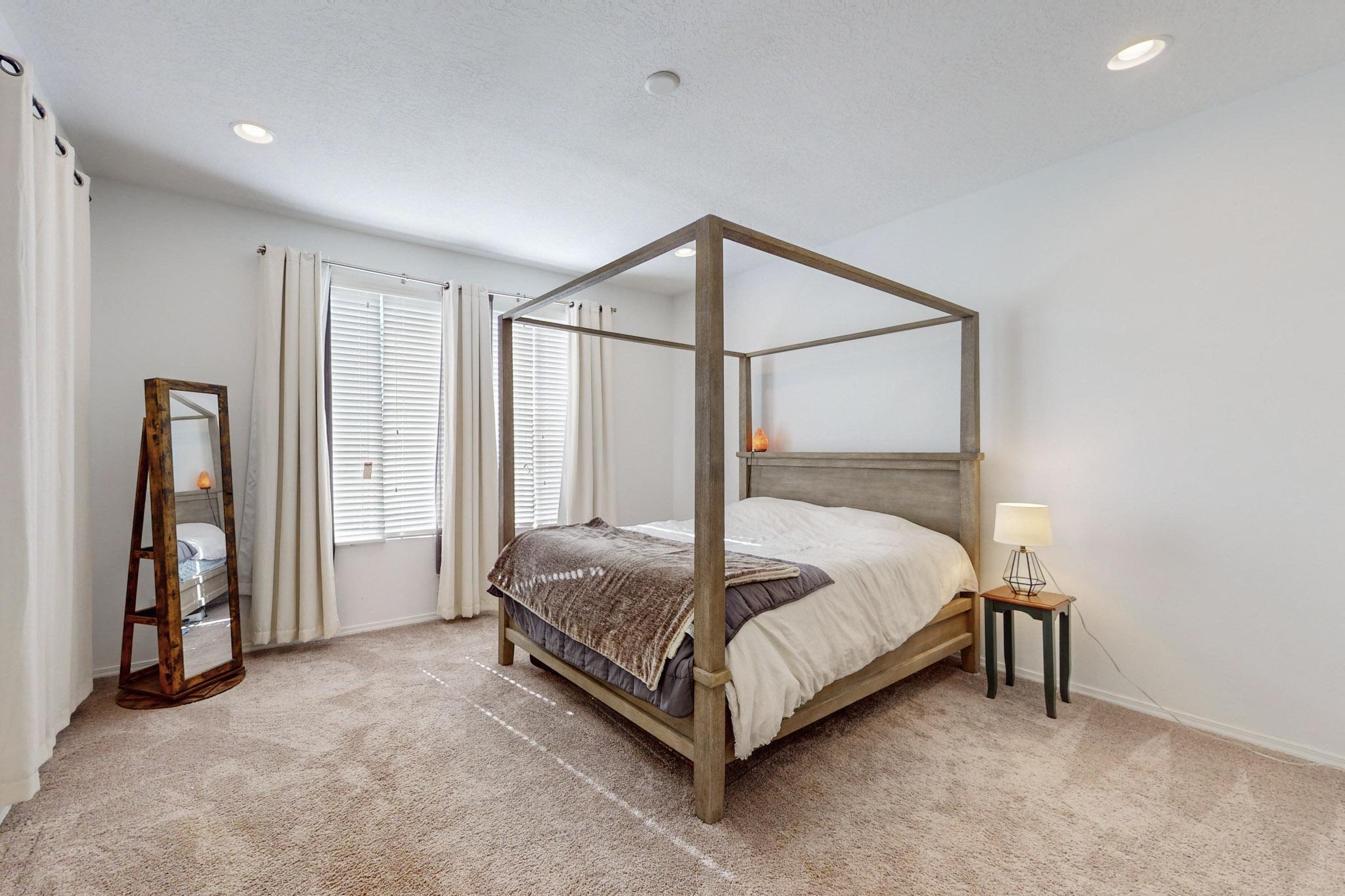 6012 Strand Loop SE