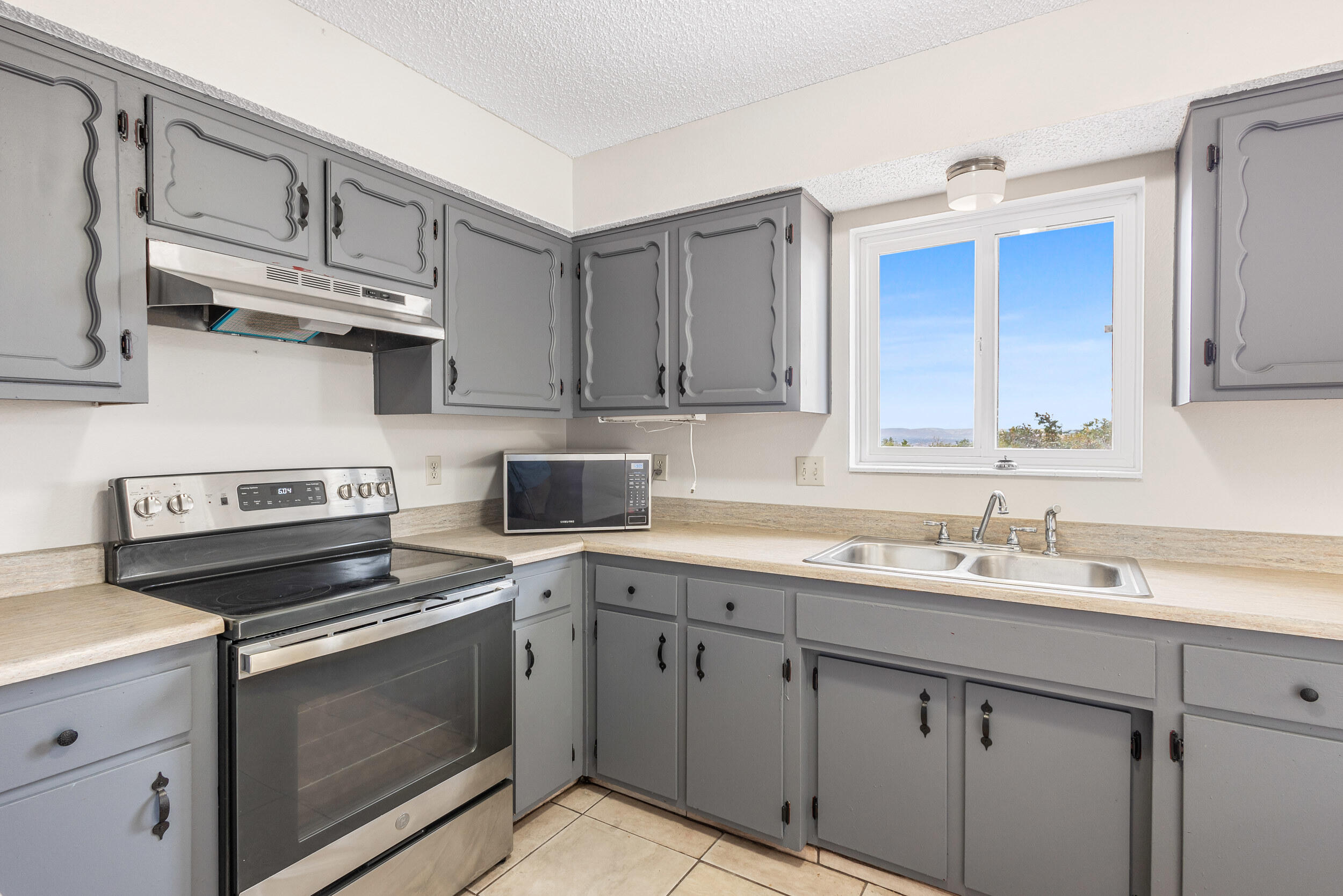 1710 Daybreak Road SE